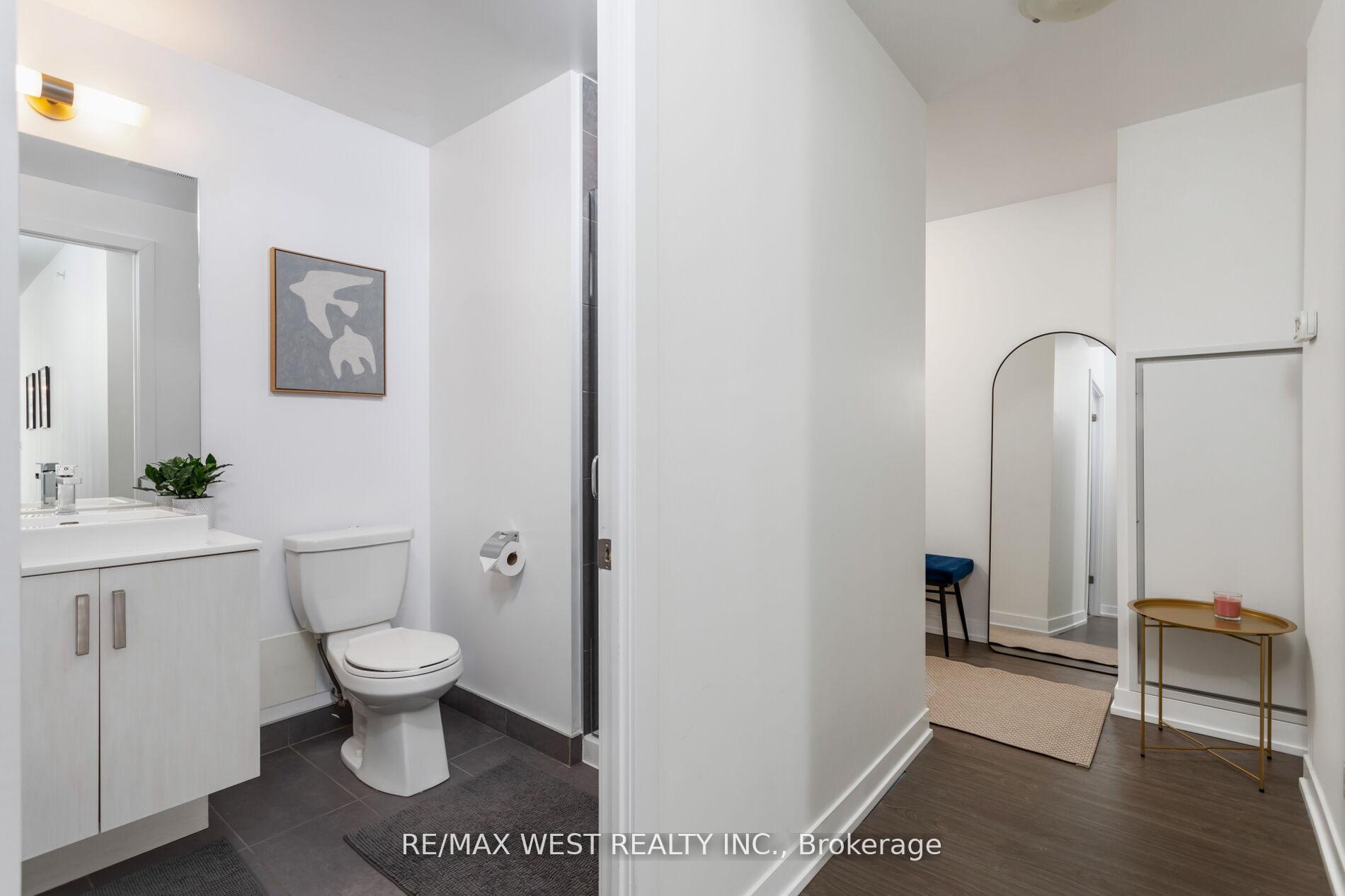 Photo 2 of Unit 603, 36 Howard Park Avenue, Toronto, Roncesvalles — HOMEH