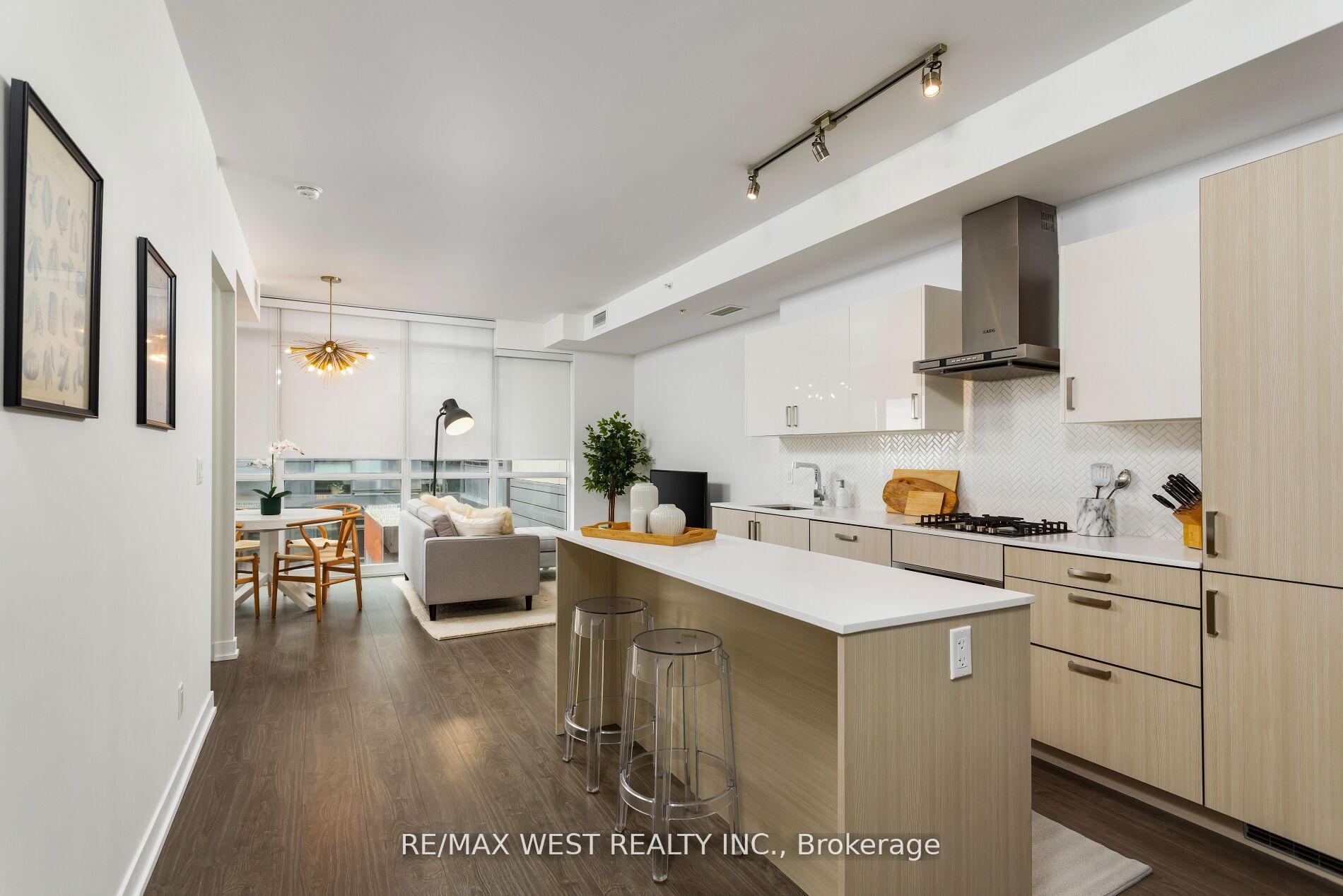 Photo 4 of Unit 603, 36 Howard Park Avenue, Toronto, Roncesvalles — HOMEH
