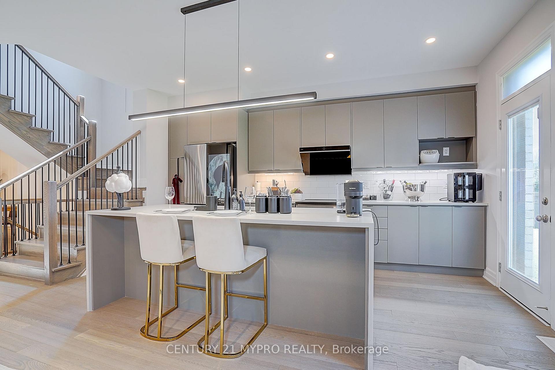 Photo 10 of 2 George Roman Avenue, Markham, Rural Markham — HOMEH