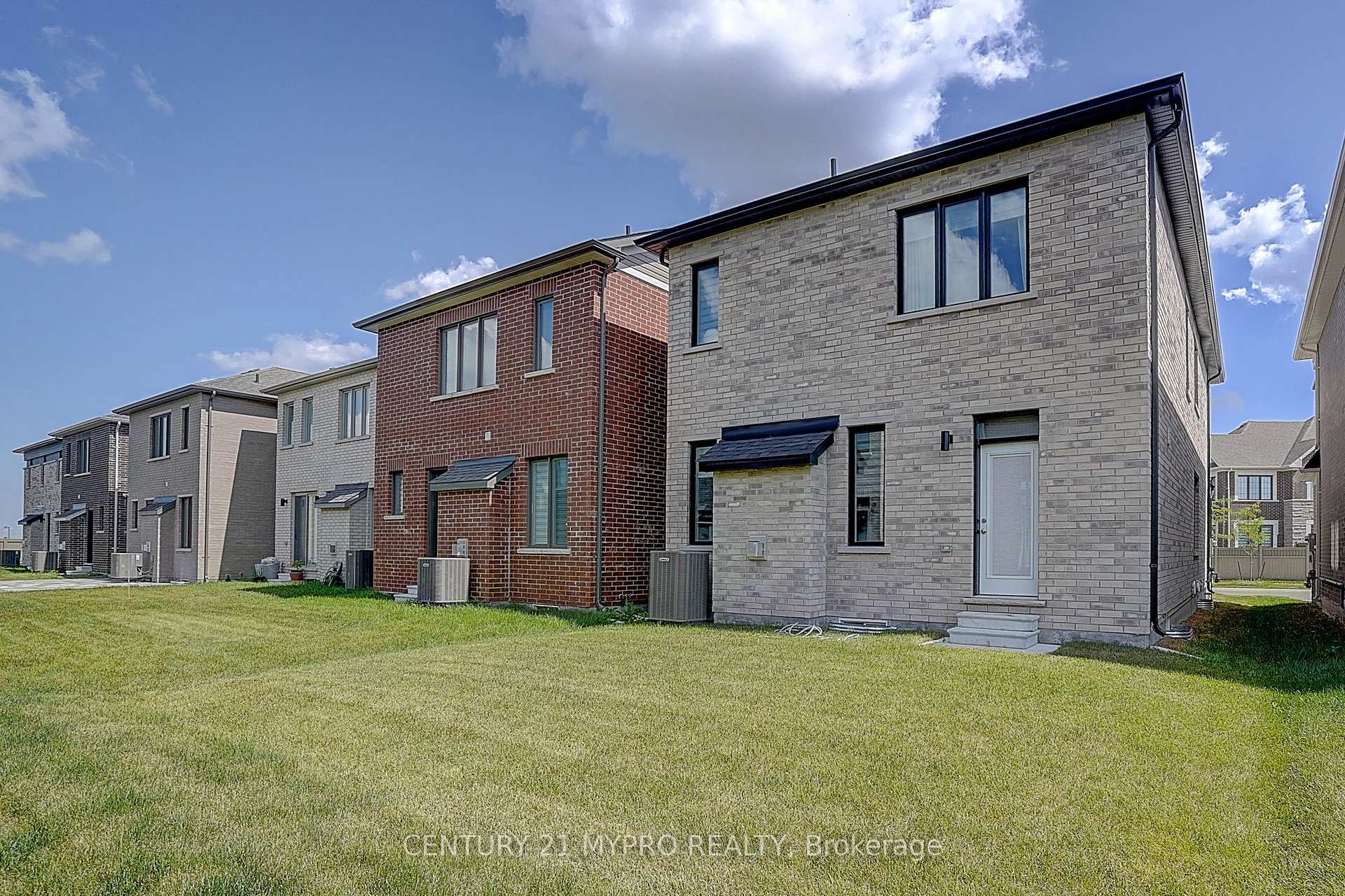 Photo 42 of 2 George Roman Avenue, Markham, Rural Markham — HOMEH