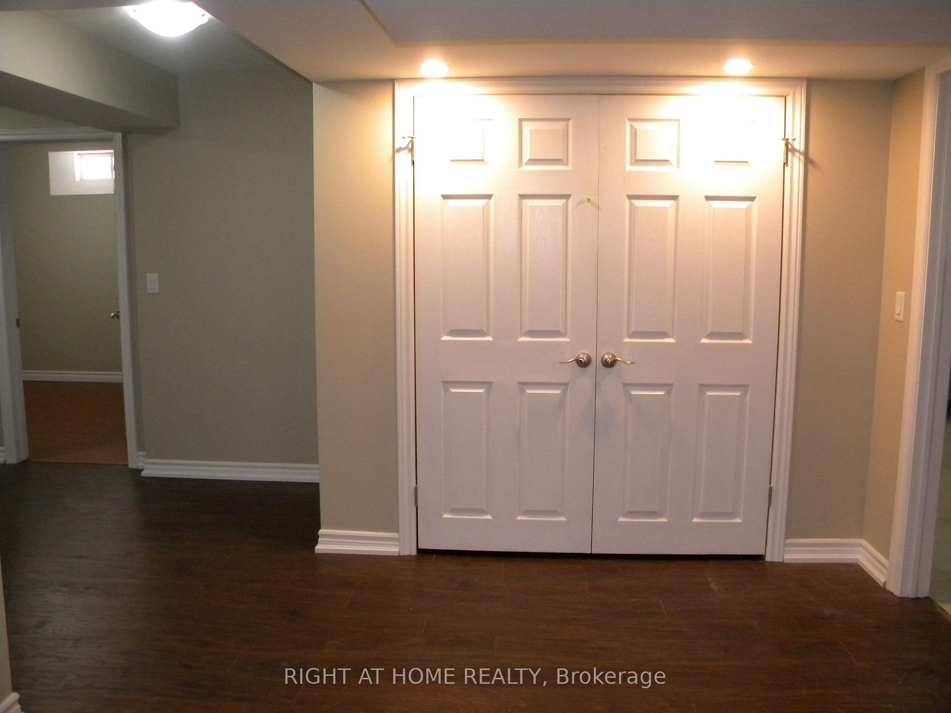 Photo 9 of Unit B, 42 Westminster Circle, Barrie, Innis-Shore — HOMEH
