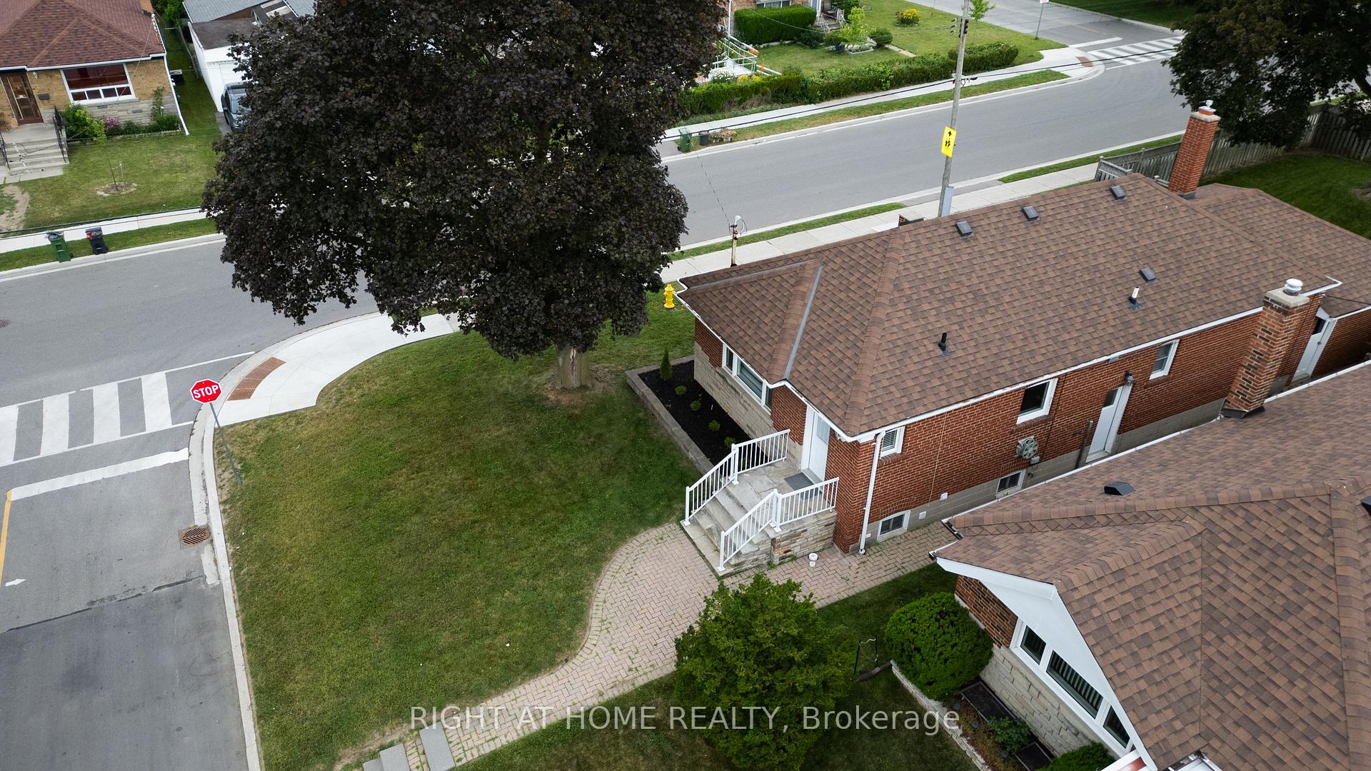 Photo 5 of 2 Midholm Drive, Scarborough, Ionview — HOMEH