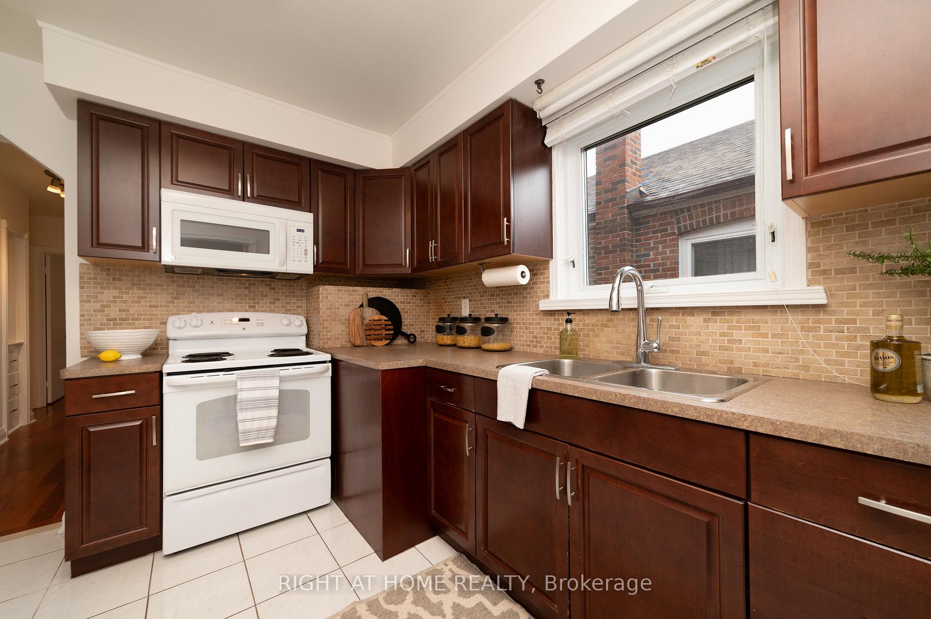 Photo 15 of 2 Midholm Drive, Scarborough, Ionview — HOMEH