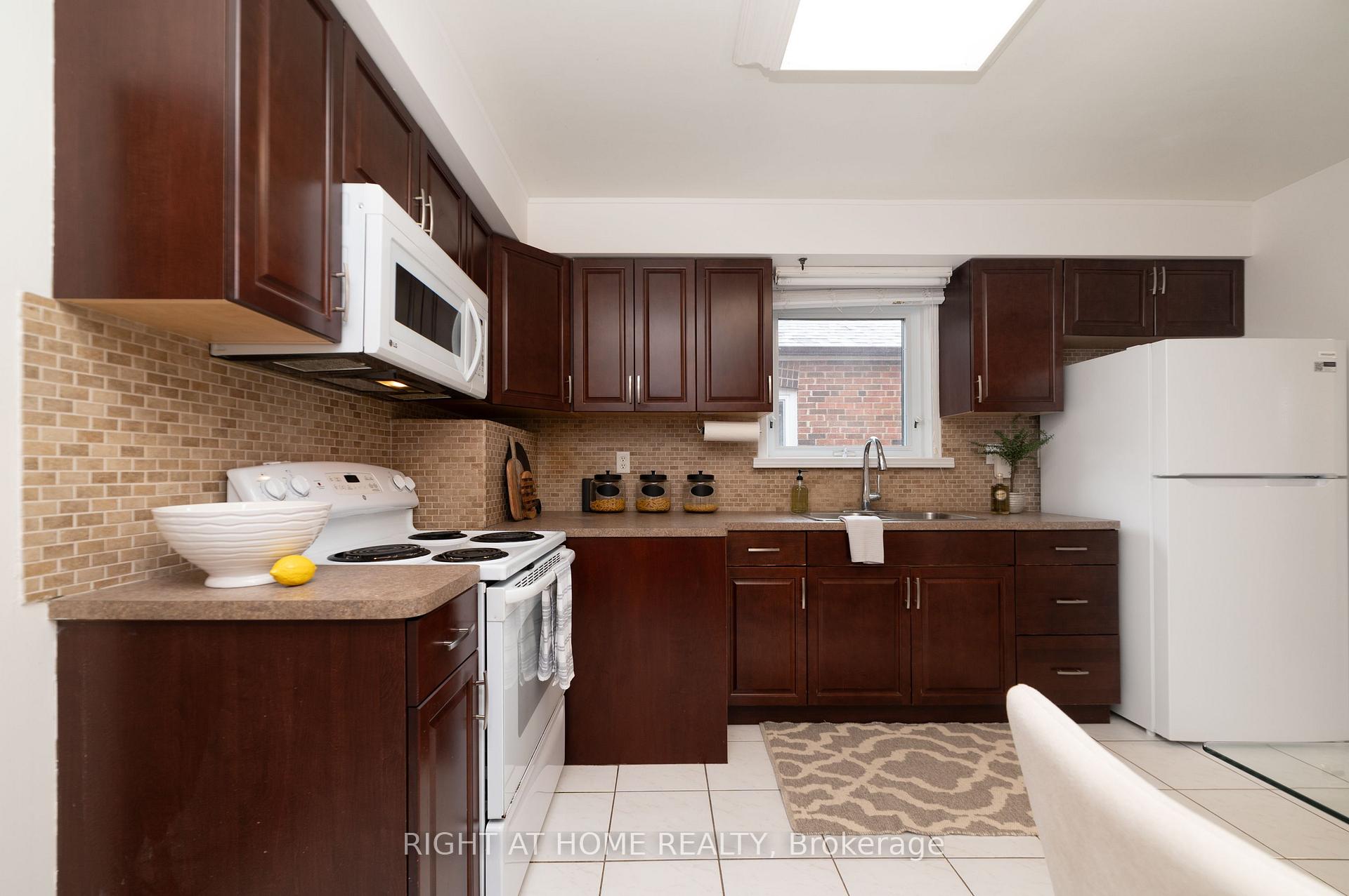 Photo 16 of 2 Midholm Drive, Scarborough, Ionview — HOMEH
