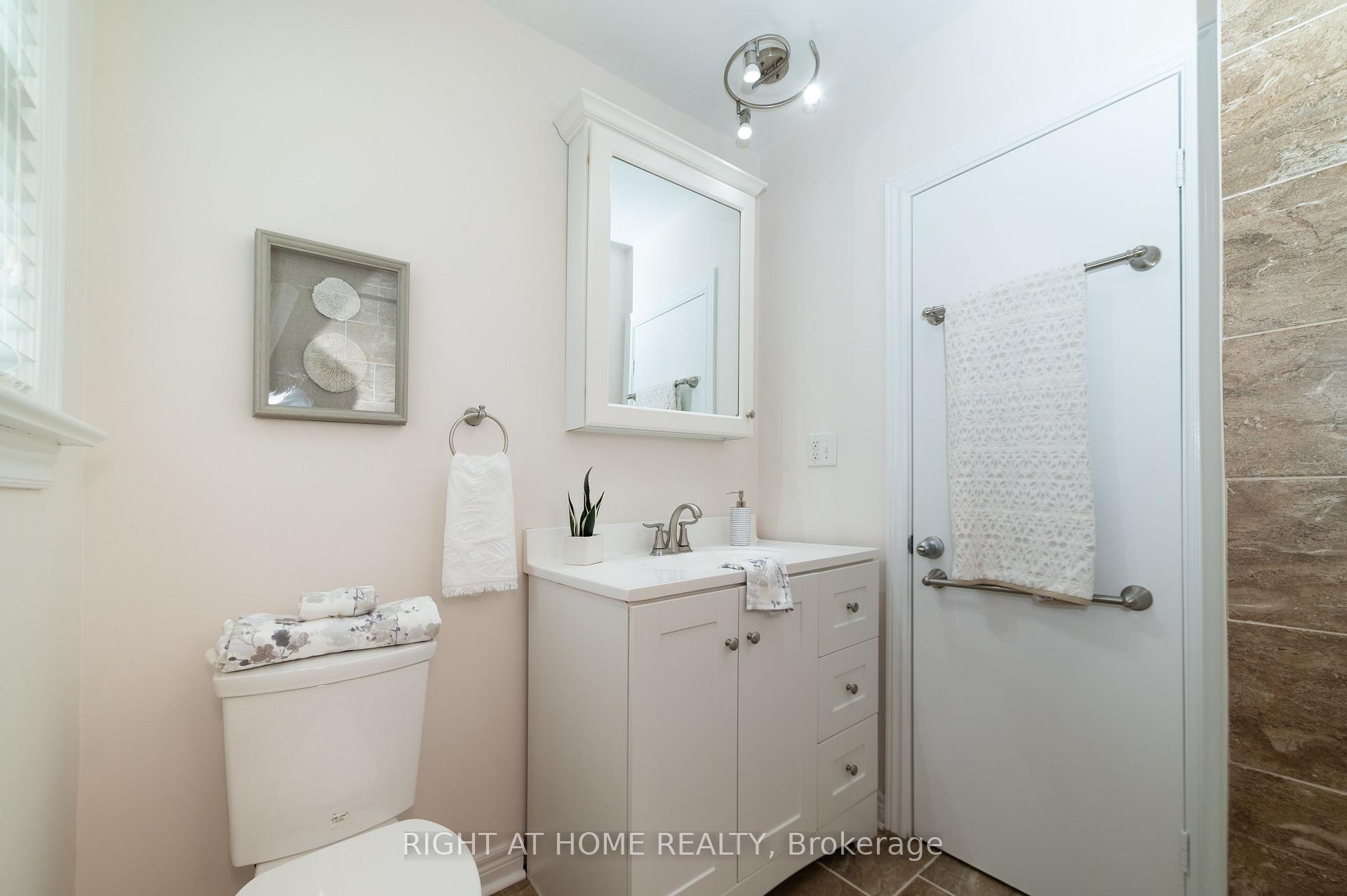 Photo 19 of 2 Midholm Drive, Scarborough, Ionview — HOMEH