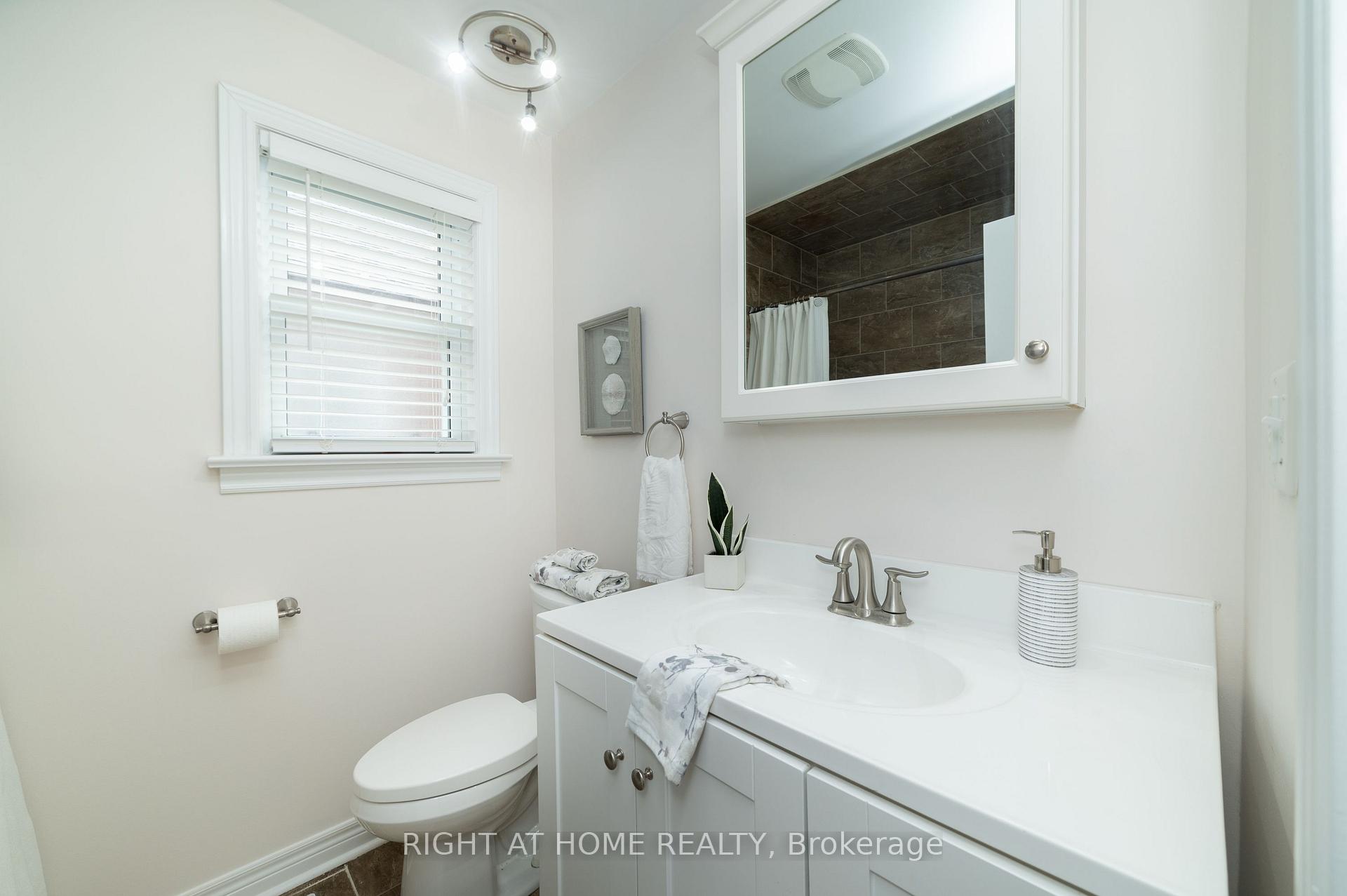 Photo 20 of 2 Midholm Drive, Scarborough, Ionview — HOMEH