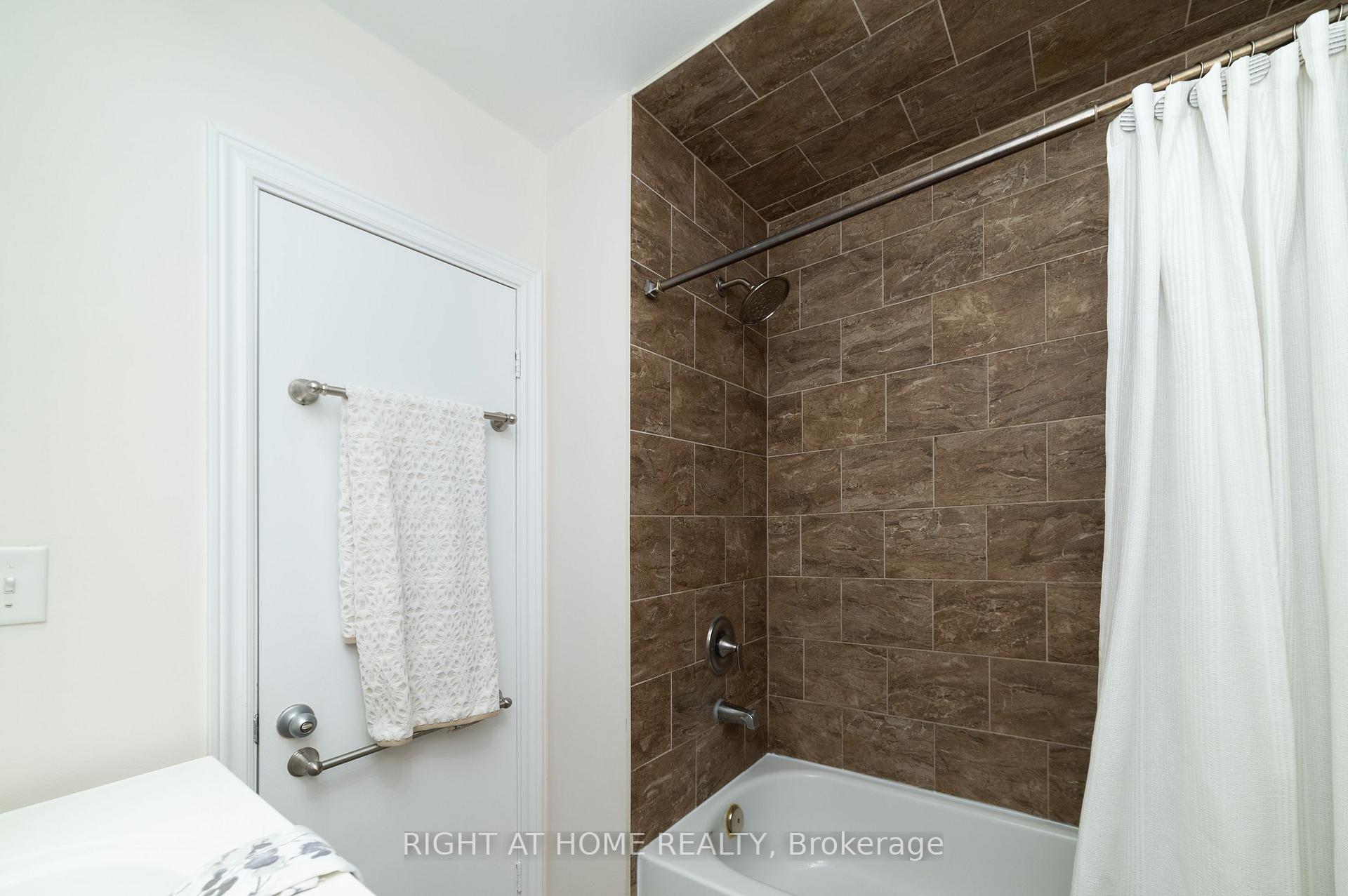 Photo 21 of 2 Midholm Drive, Scarborough, Ionview — HOMEH