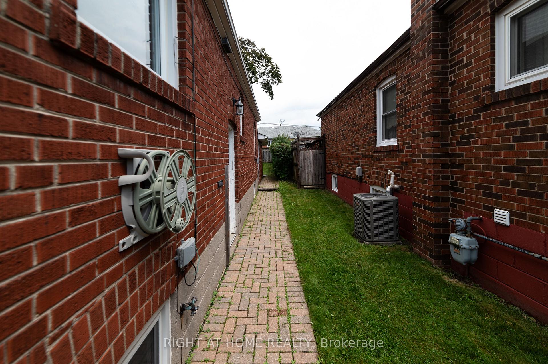 Photo 34 of 2 Midholm Drive, Scarborough, Ionview — HOMEH