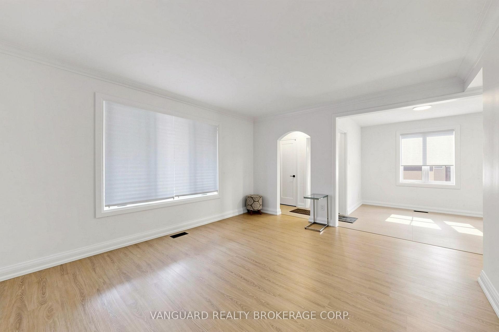 Photo 7 of 22 Nash Drive, North York, Downsview-Roding-CFB — HOMEH