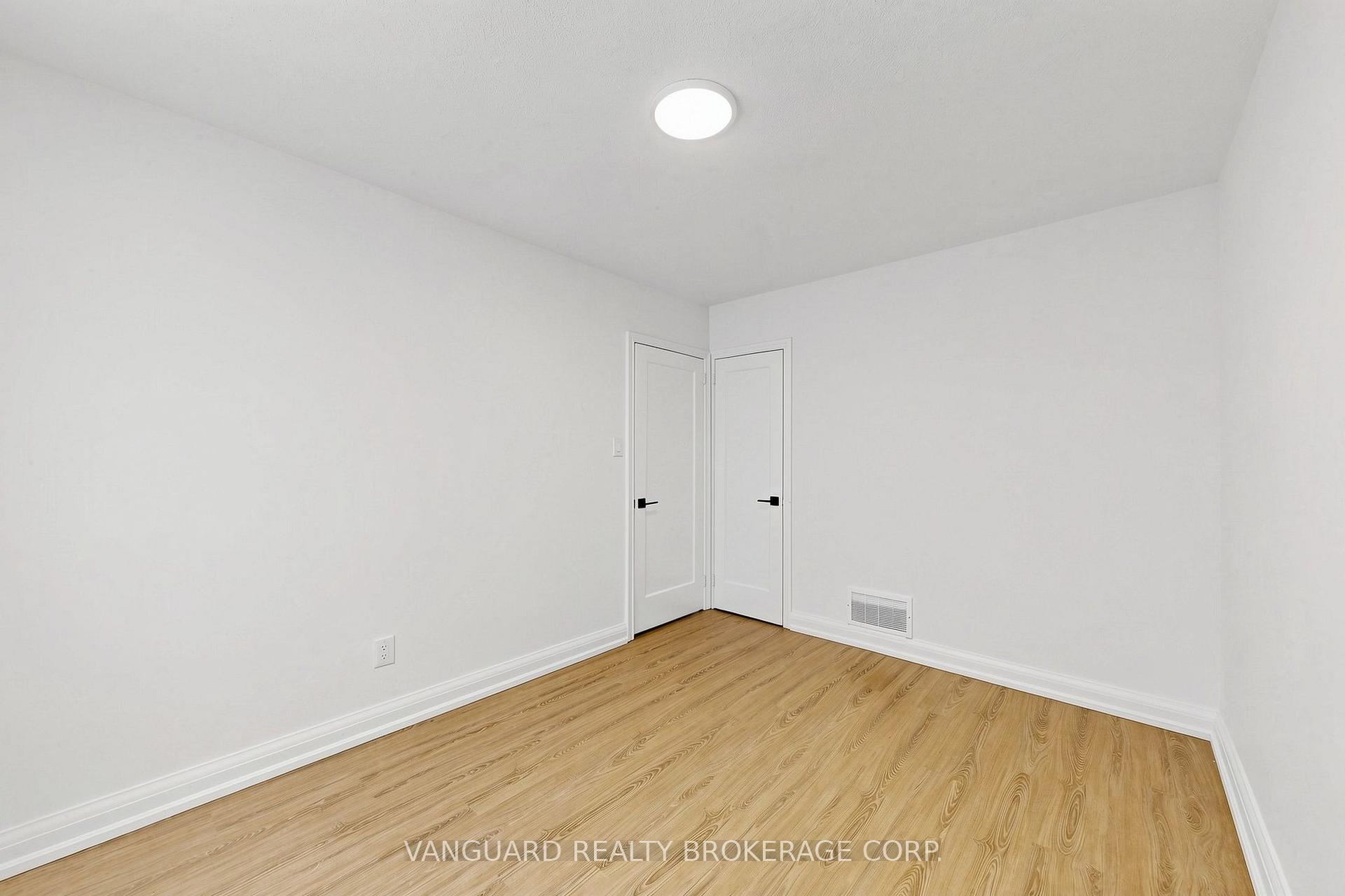 Photo 20 of 22 Nash Drive, North York, Downsview-Roding-CFB — HOMEH