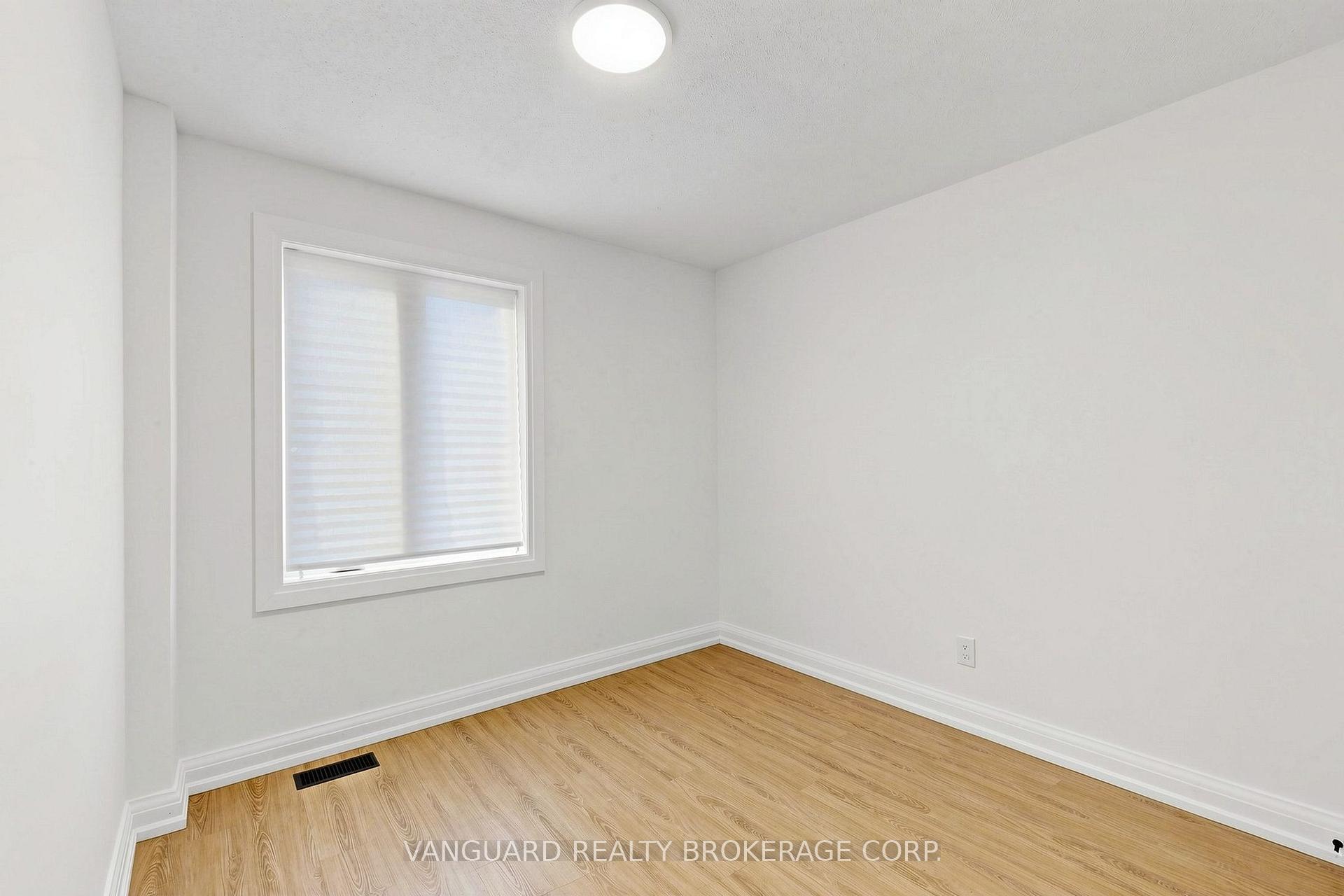 Photo 21 of 22 Nash Drive, North York, Downsview-Roding-CFB — HOMEH