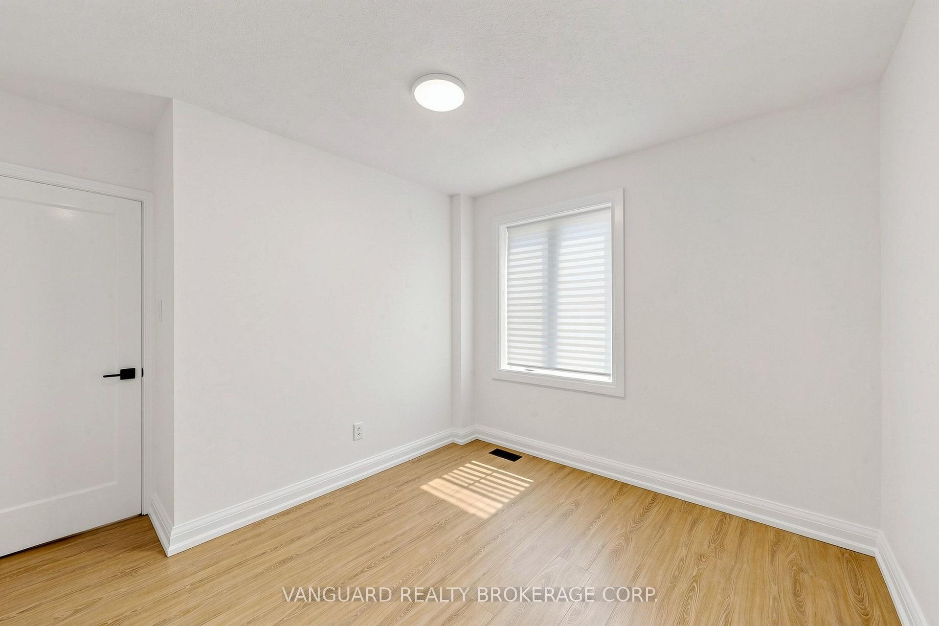 Photo 22 of 22 Nash Drive, North York, Downsview-Roding-CFB — HOMEH