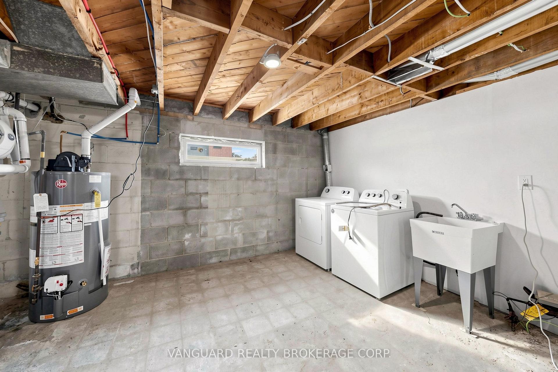 Photo 27 of 22 Nash Drive, North York, Downsview-Roding-CFB — HOMEH