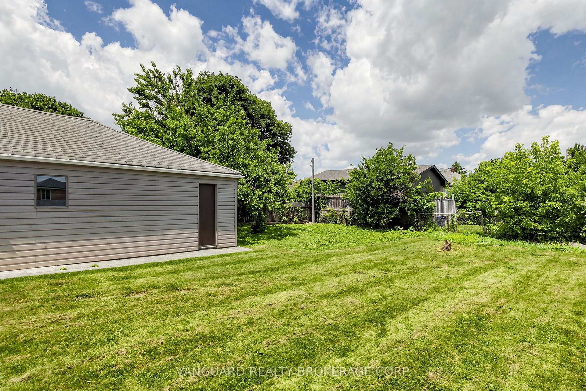Photo 33 of 22 Nash Drive, North York, Downsview-Roding-CFB — HOMEH