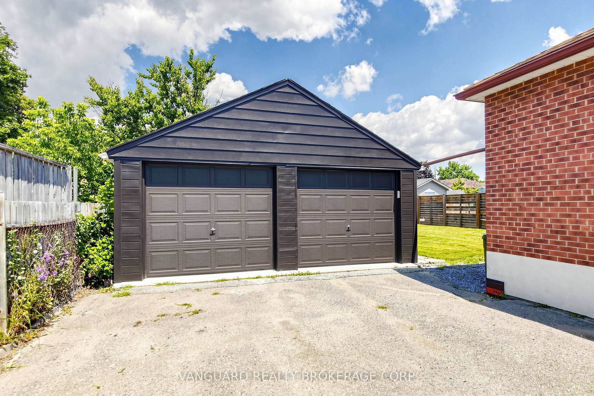 Photo 34 of 22 Nash Drive, North York, Downsview-Roding-CFB — HOMEH