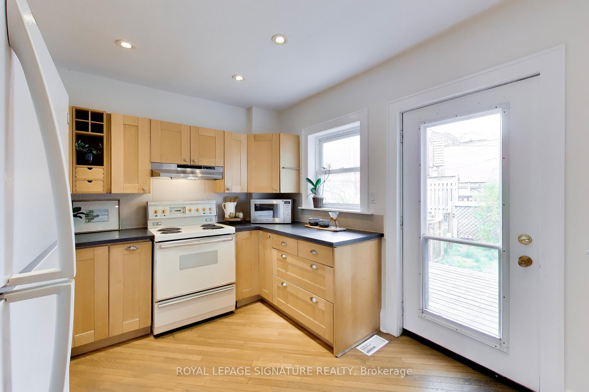 Photo 7 of 2102 Gerrard Street E, Toronto, East End-Danforth — HOMEH