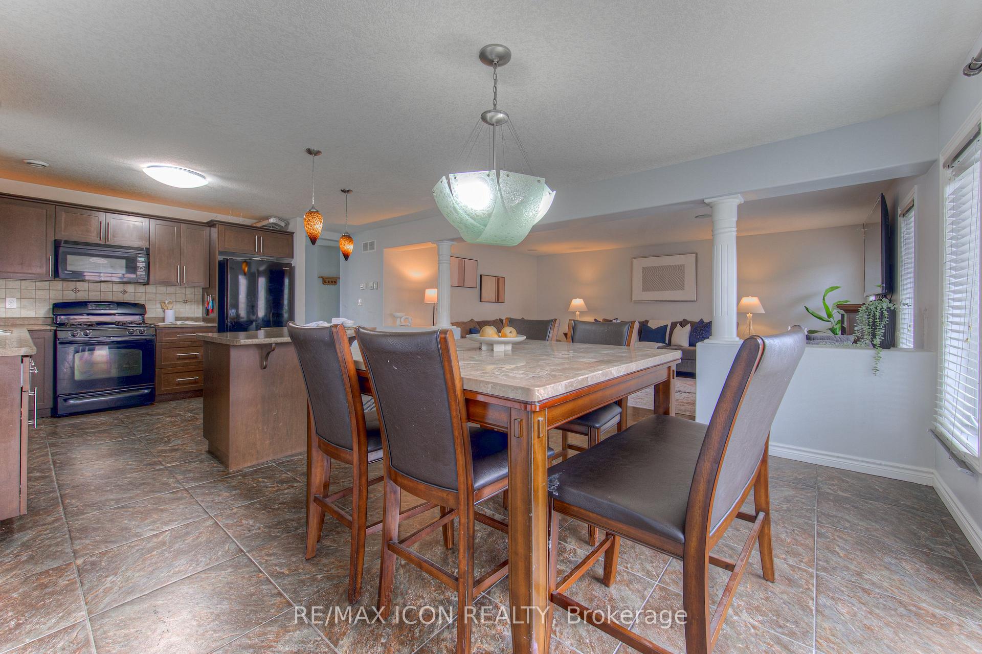 Photo 14 of 139 Pebblecreek Drive, Kitchener, Grand River South — HOMEH