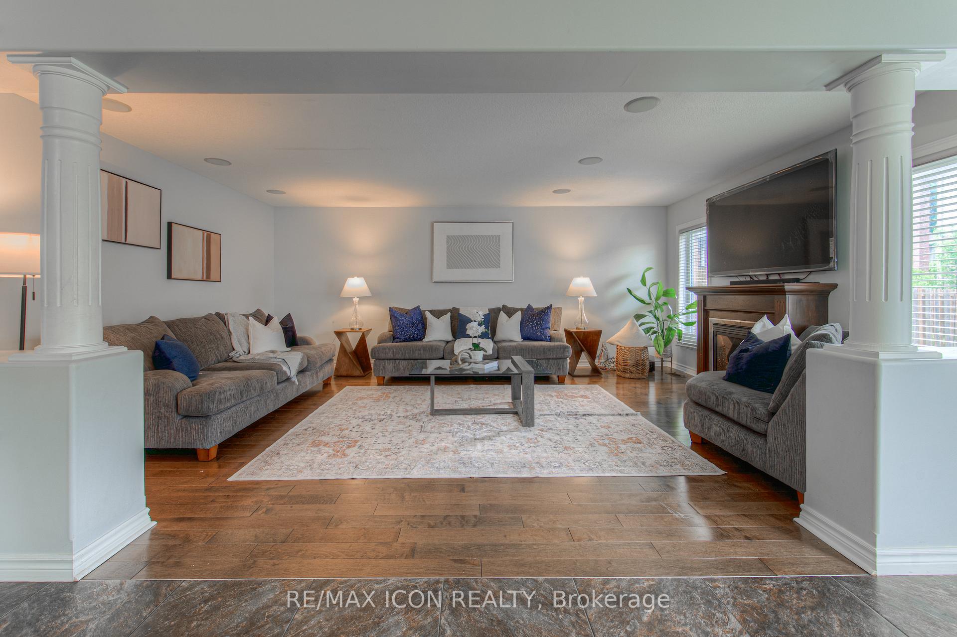 Photo 15 of 139 Pebblecreek Drive, Kitchener, Grand River South — HOMEH