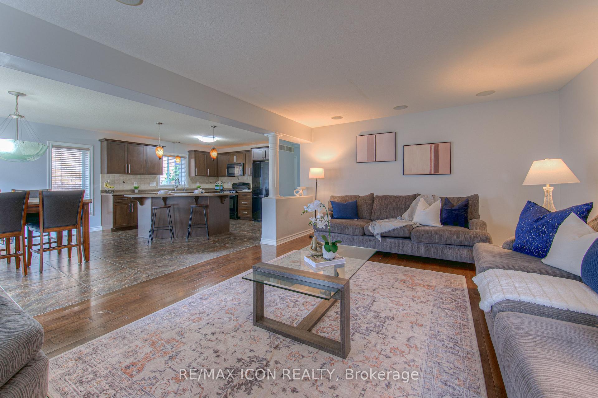 Photo 17 of 139 Pebblecreek Drive, Kitchener, Grand River South — HOMEH