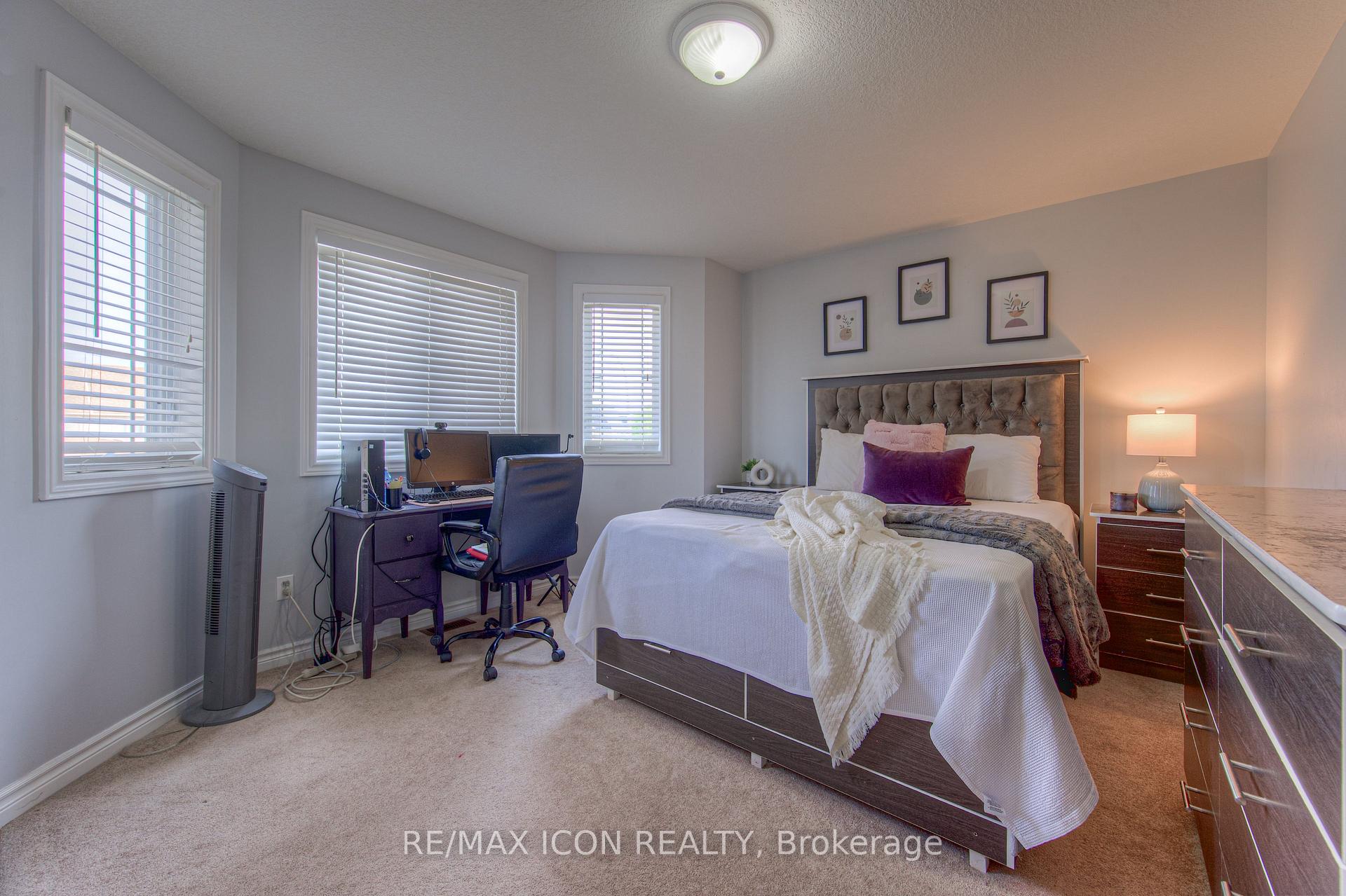 Photo 21 of 139 Pebblecreek Drive, Kitchener, Grand River South — HOMEH