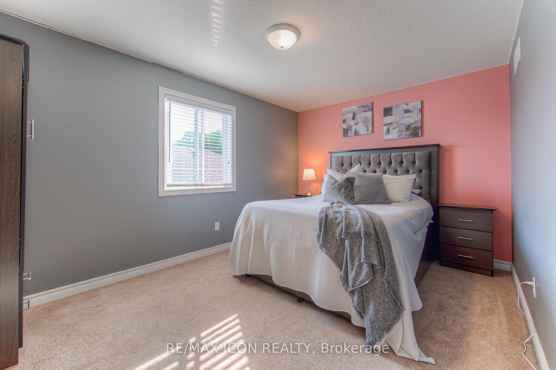 Photo 22 of 139 Pebblecreek Drive, Kitchener, Grand River South — HOMEH