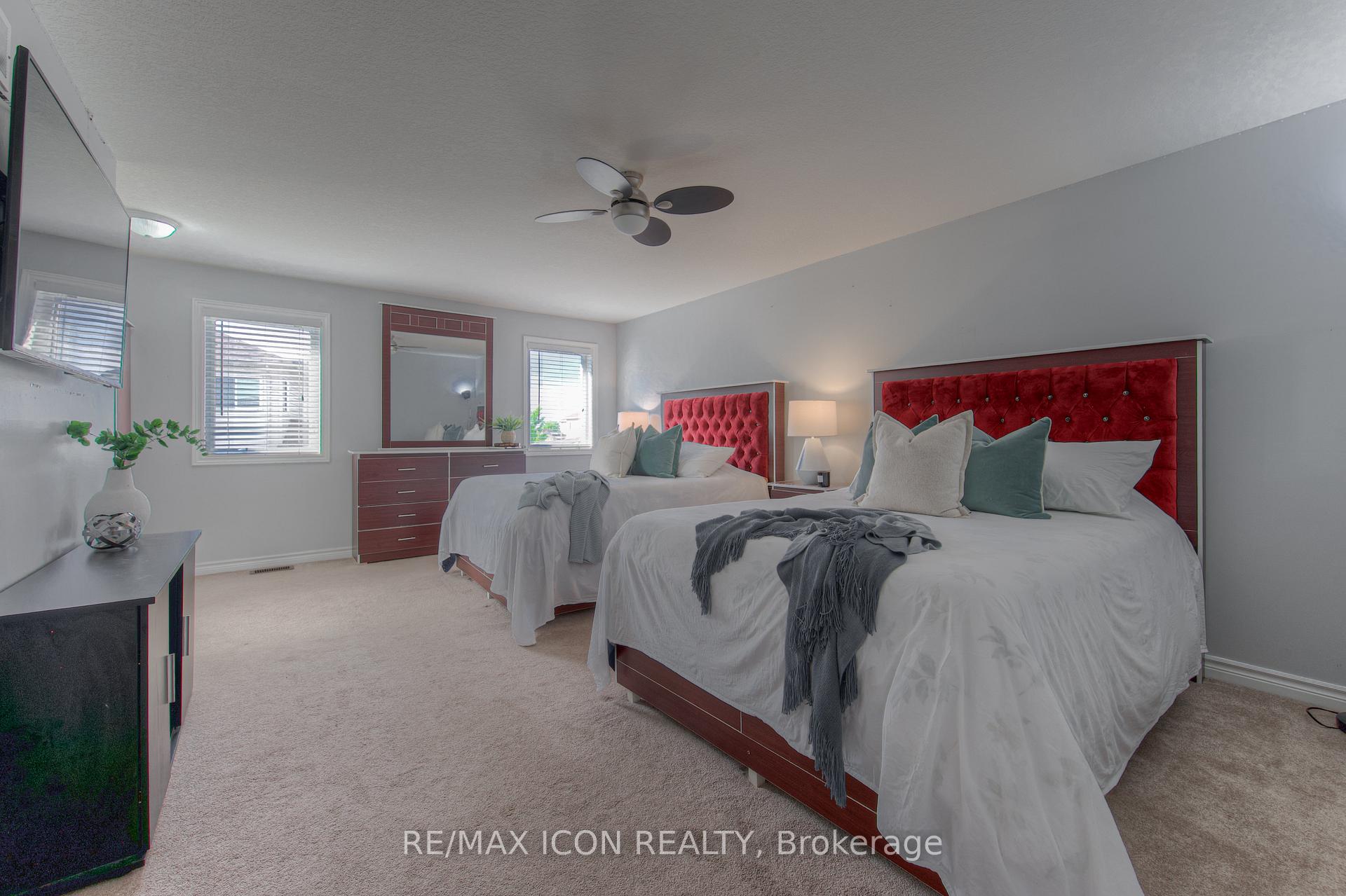 Photo 23 of 139 Pebblecreek Drive, Kitchener, Grand River South — HOMEH