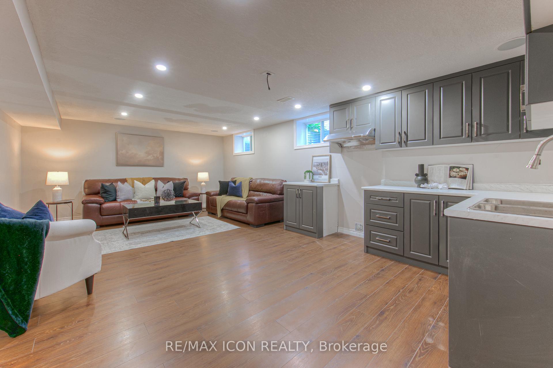 Photo 29 of 139 Pebblecreek Drive, Kitchener, Grand River South — HOMEH