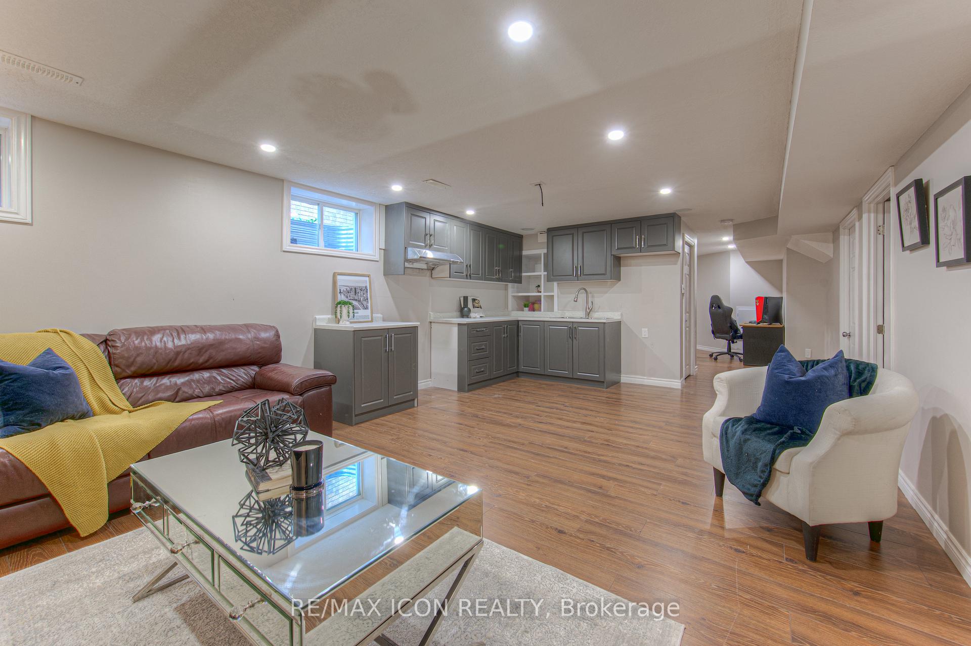 Photo 32 of 139 Pebblecreek Drive, Kitchener, Grand River South — HOMEH