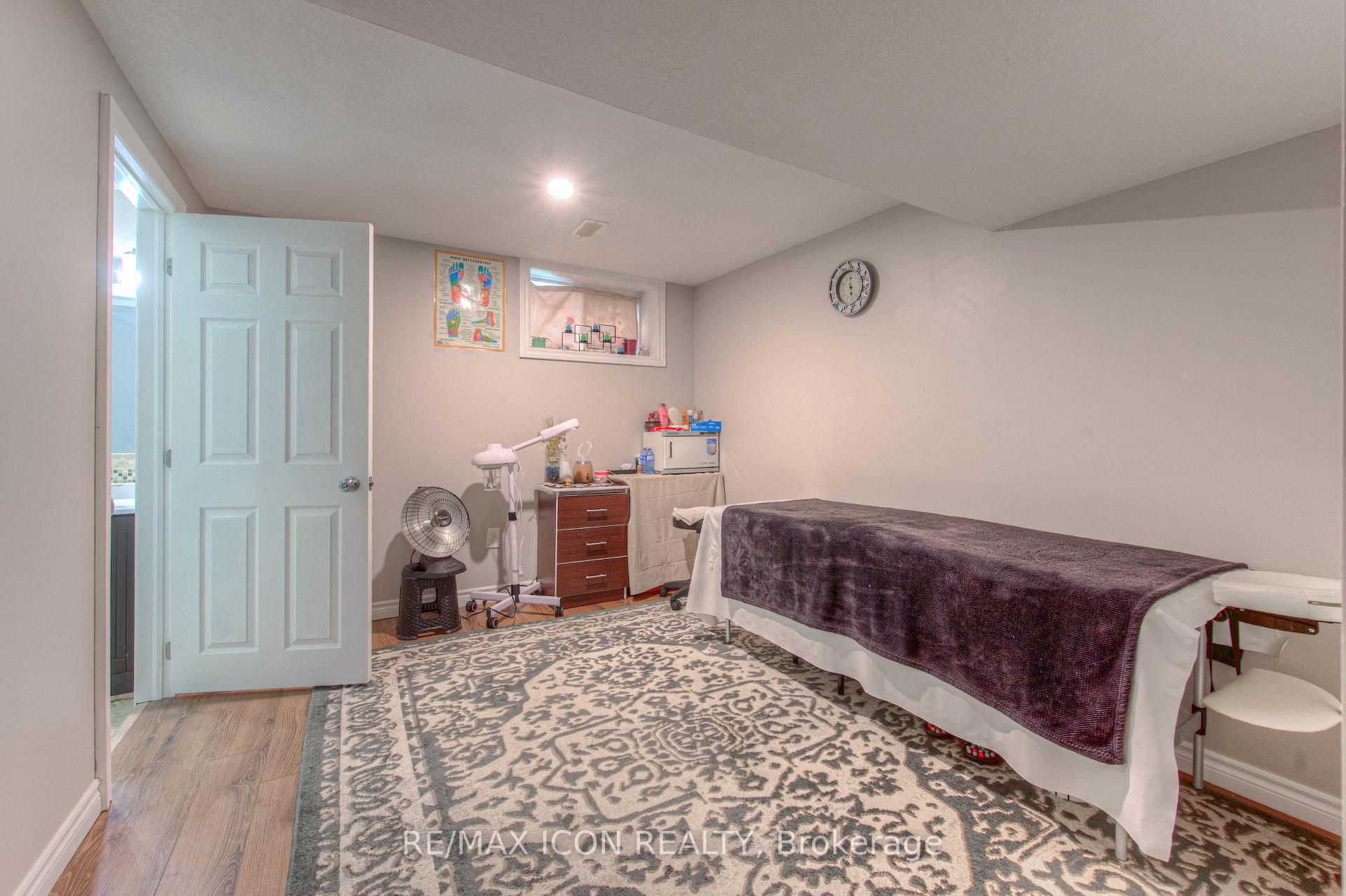 Photo 34 of 139 Pebblecreek Drive, Kitchener, Grand River South — HOMEH