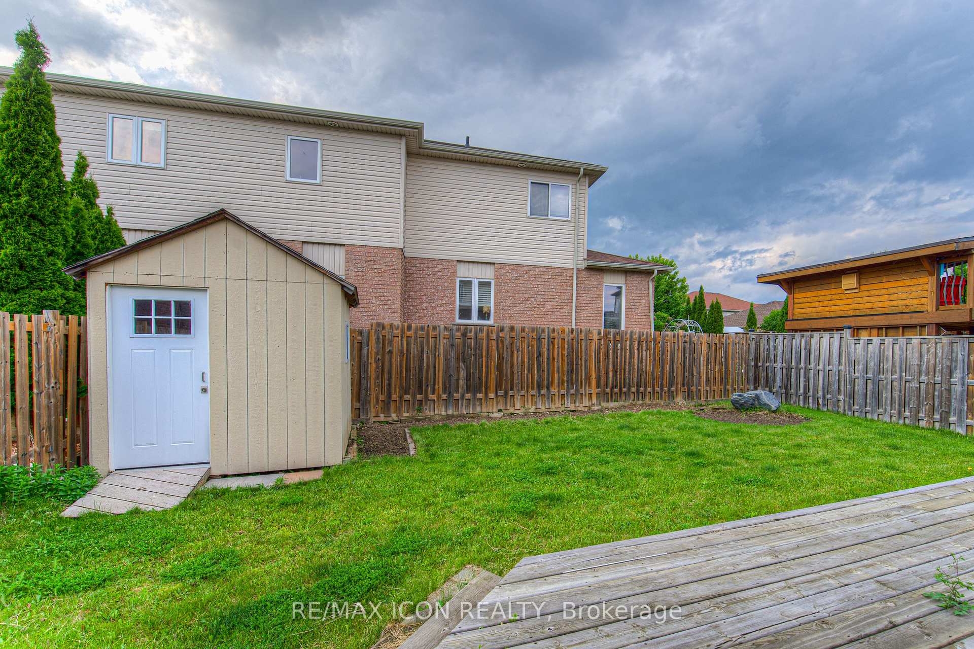 Photo 37 of 139 Pebblecreek Drive, Kitchener, Grand River South — HOMEH
