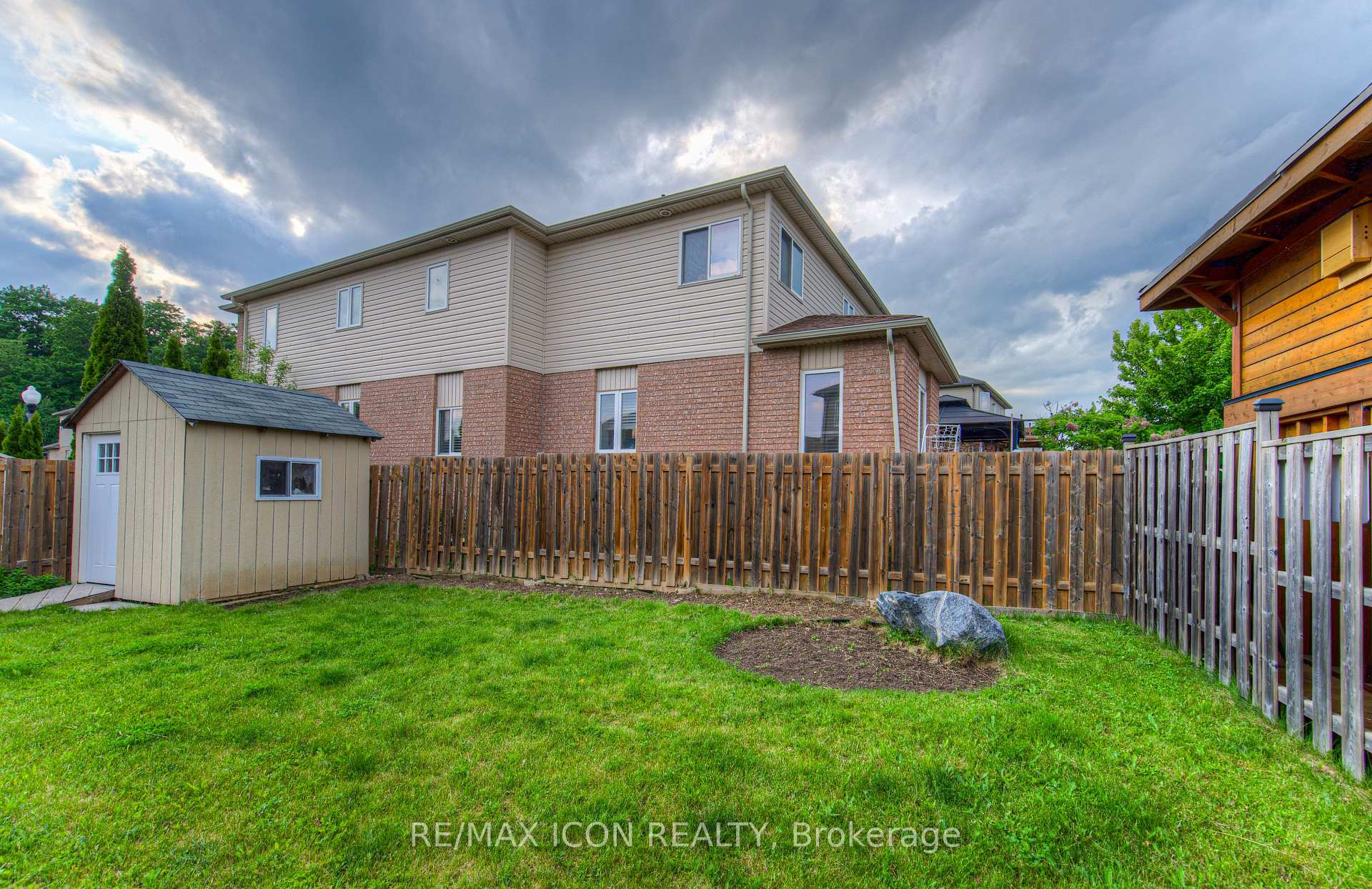 Photo 38 of 139 Pebblecreek Drive, Kitchener, Grand River South — HOMEH