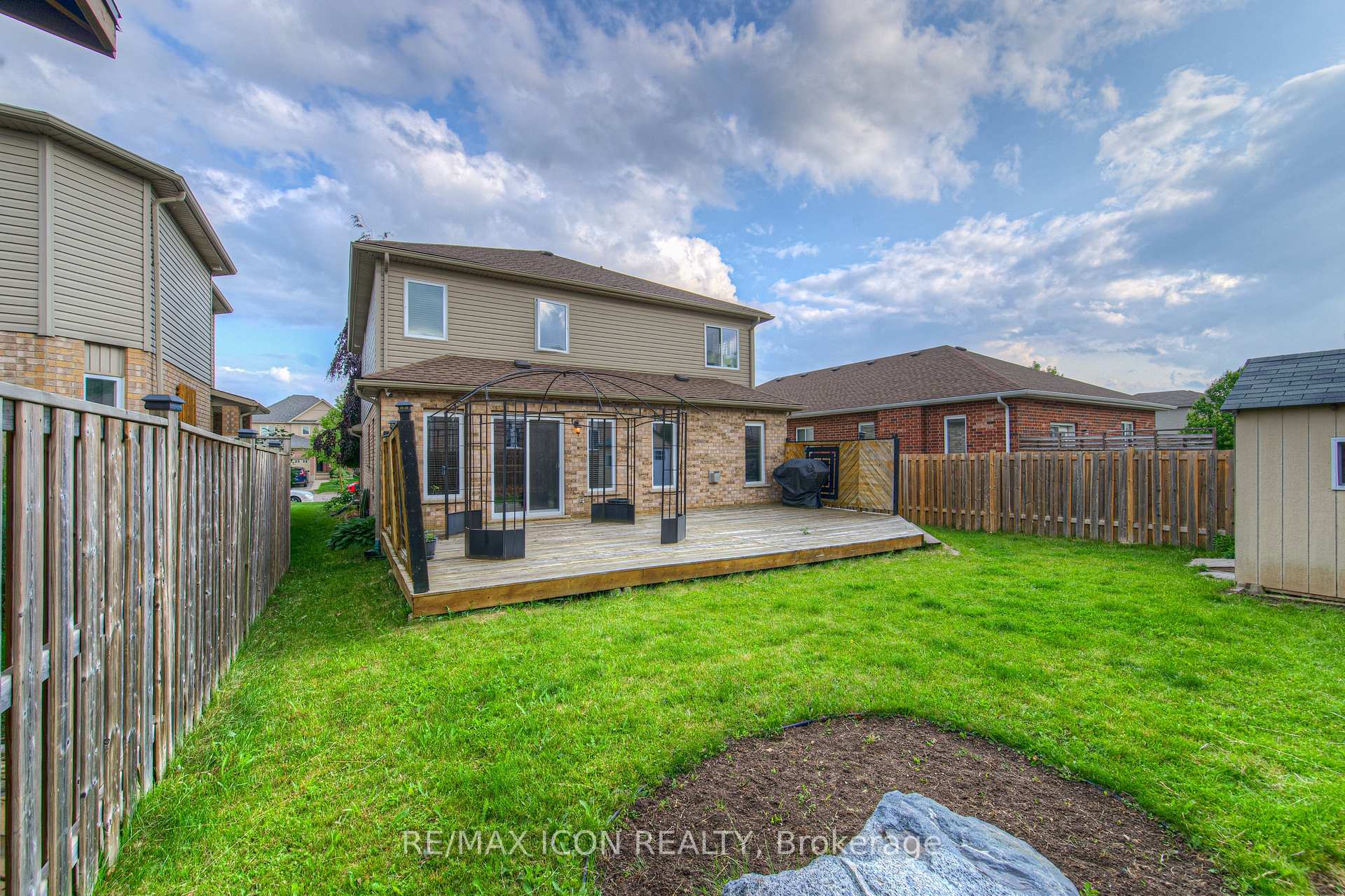 Photo 40 of 139 Pebblecreek Drive, Kitchener, Grand River South — HOMEH