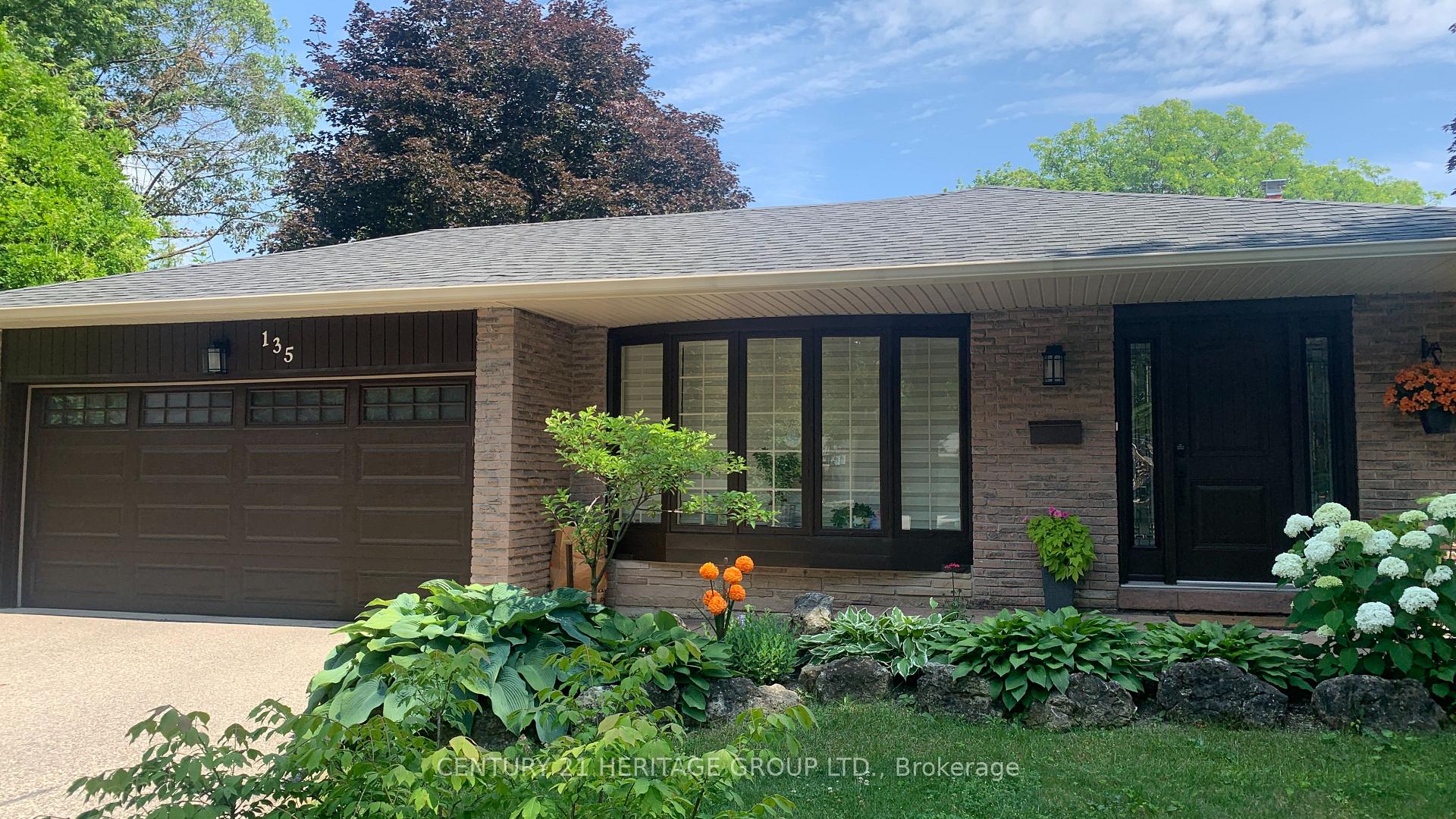 Front of 135 Golf Club Court
