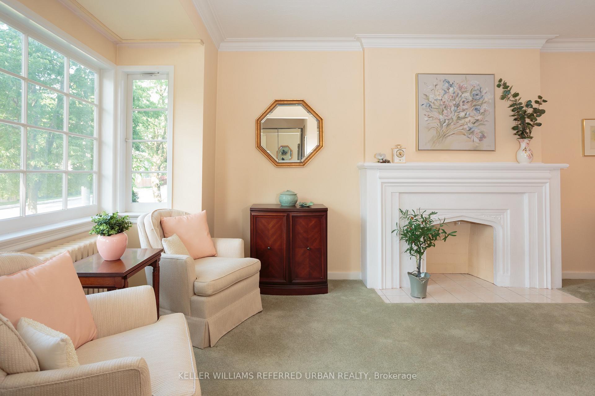Photo 3 of 345 Moore Avenue, Toronto, Leaside — HOMEH