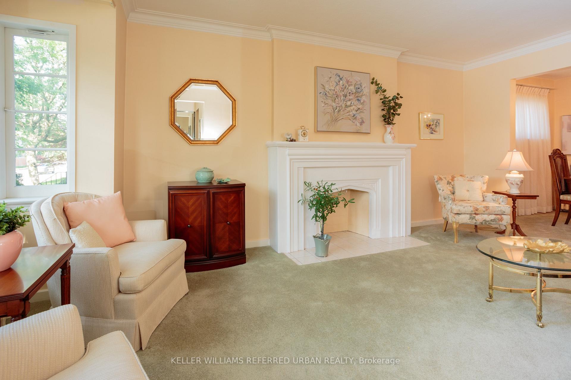 Photo 4 of 345 Moore Avenue, Toronto, Leaside — HOMEH