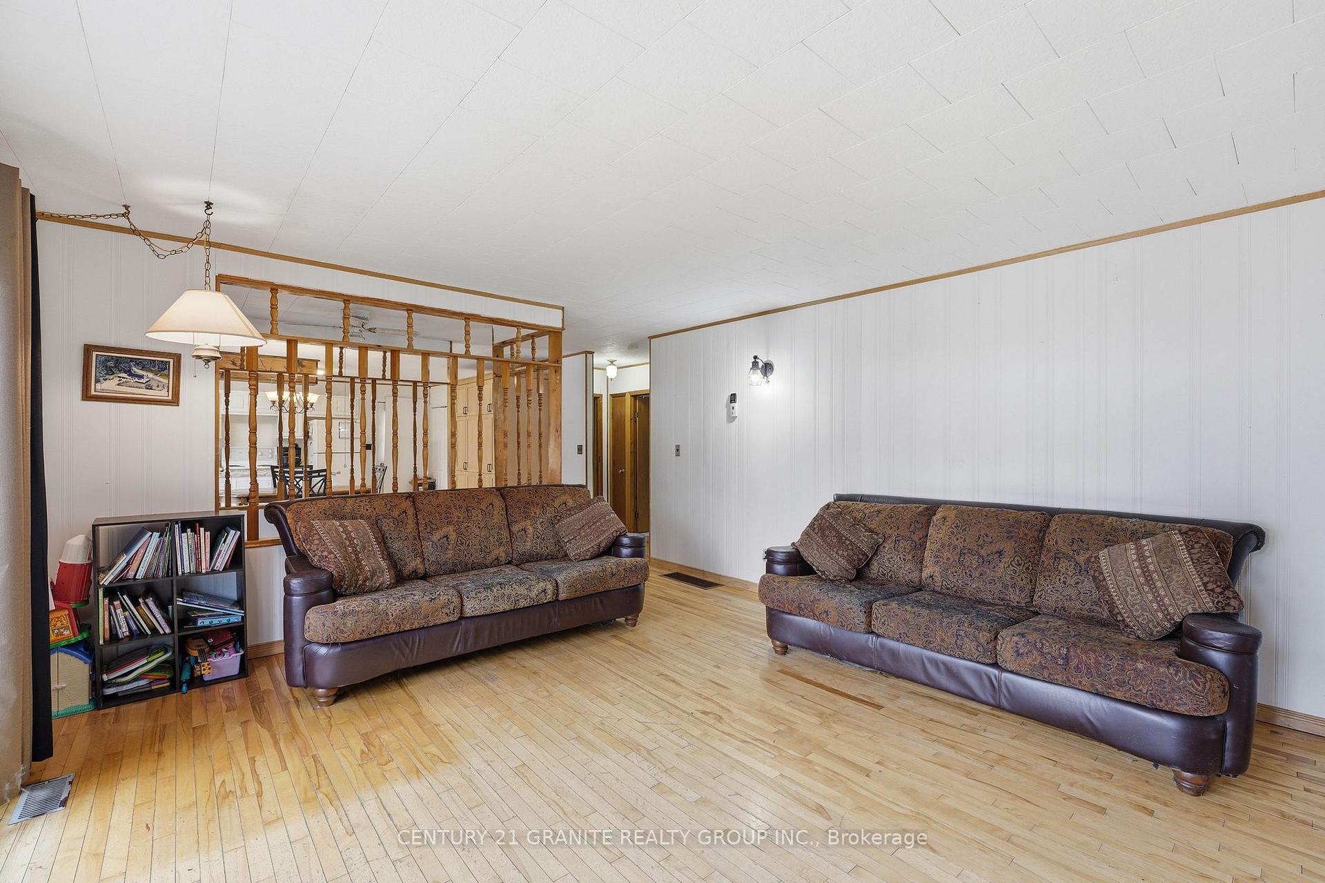 Photo 17 of 301 Hybla Road, Hastings Highlands, Monteagle Ward — HOMEH