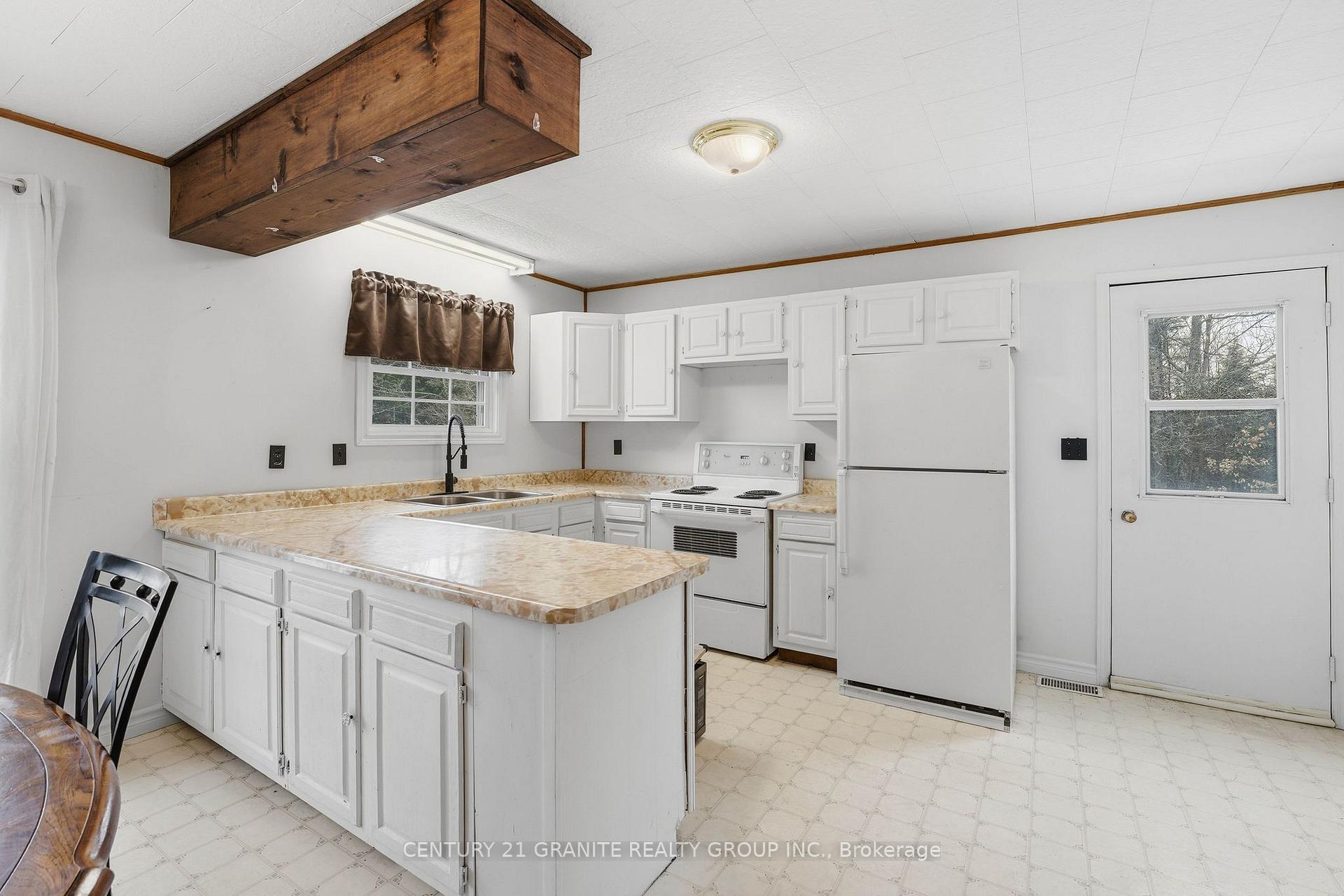 Photo 23 of 301 Hybla Road, Hastings Highlands, Monteagle Ward — HOMEH