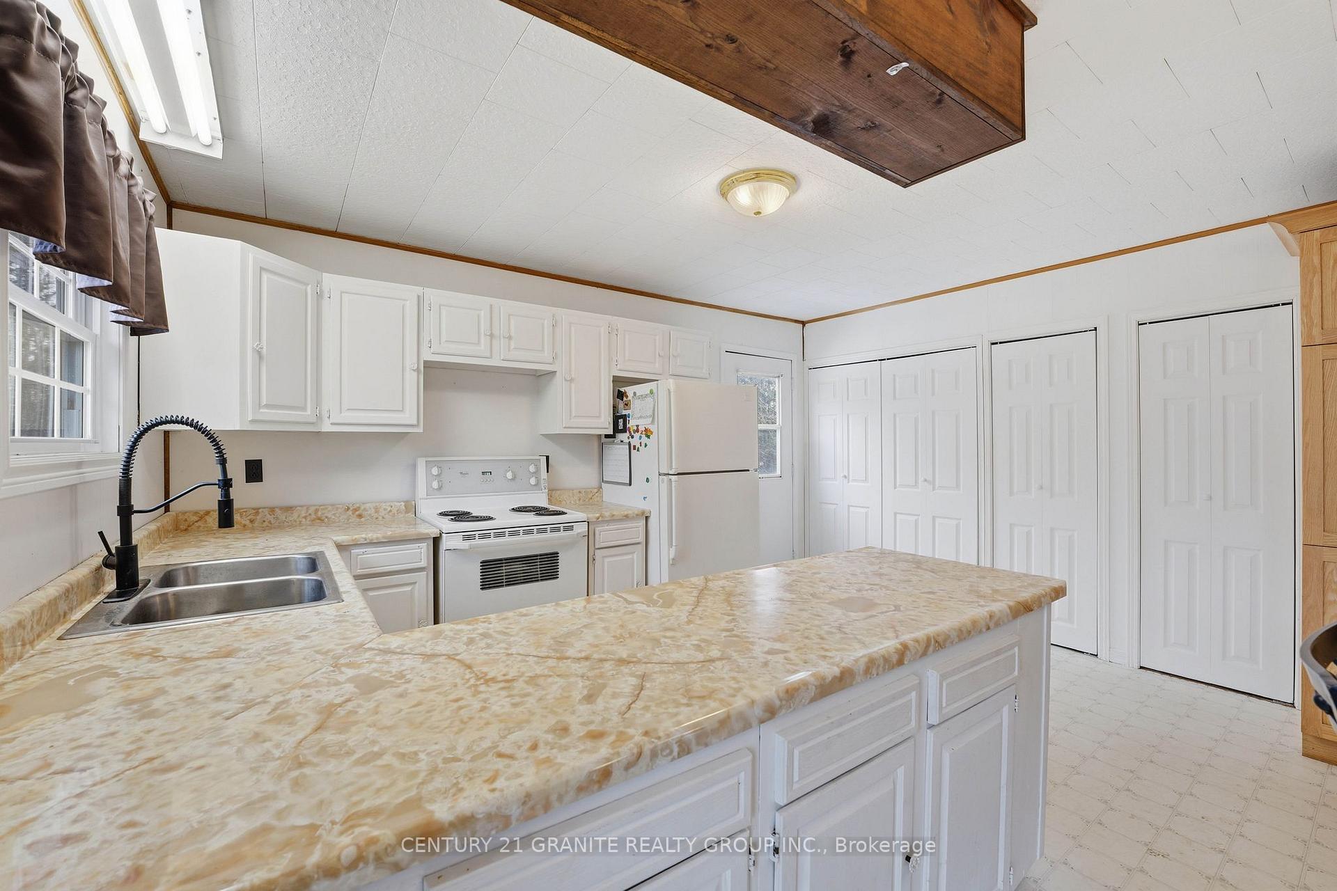 Photo 26 of 301 Hybla Road, Hastings Highlands, Monteagle Ward — HOMEH