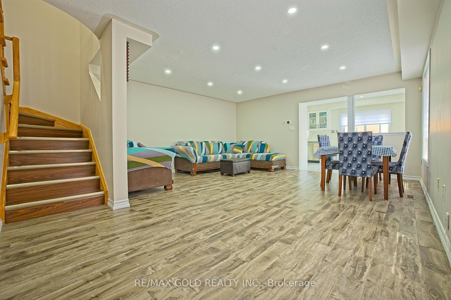 Photo 10 of 44 Baha Crescent, Brampton, Fletcher's Meadow — HOMEH