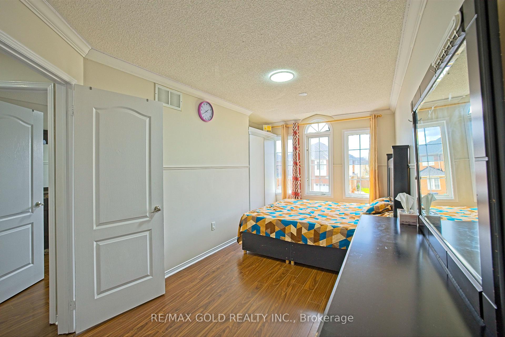 Photo 18 of 44 Baha Crescent, Brampton, Fletcher's Meadow — HOMEH
