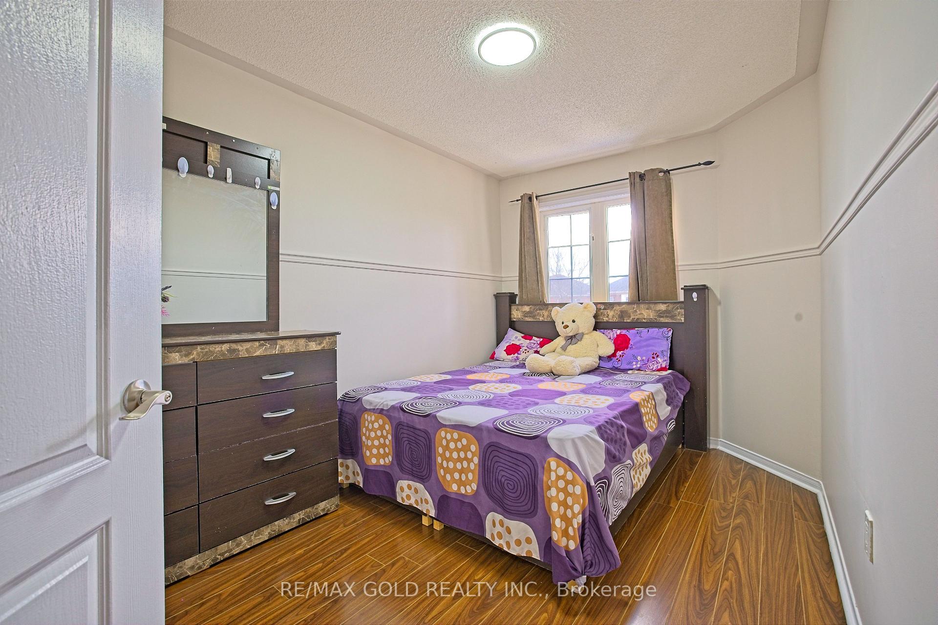 Photo 19 of 44 Baha Crescent, Brampton, Fletcher's Meadow — HOMEH