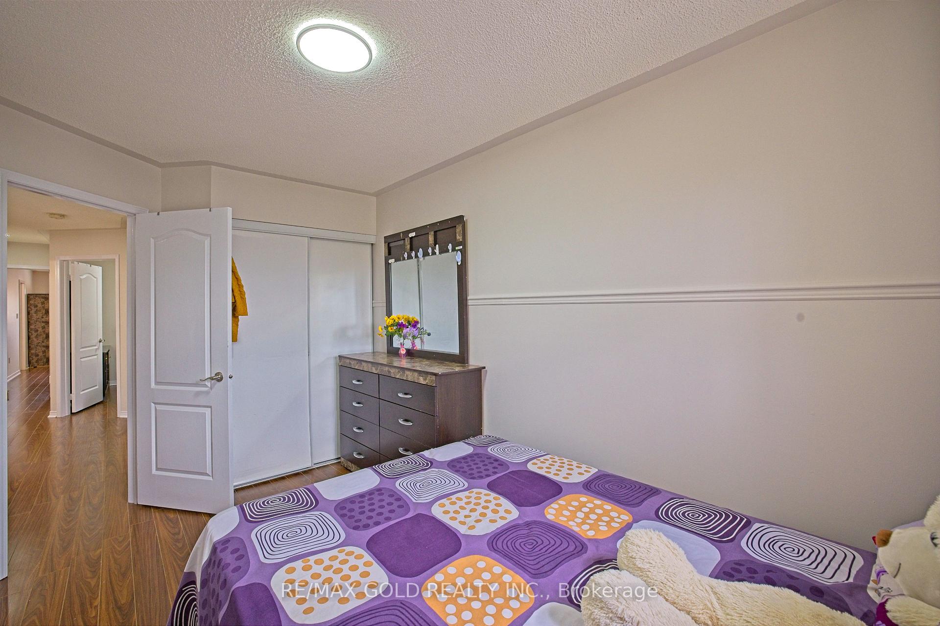 Photo 20 of 44 Baha Crescent, Brampton, Fletcher's Meadow — HOMEH