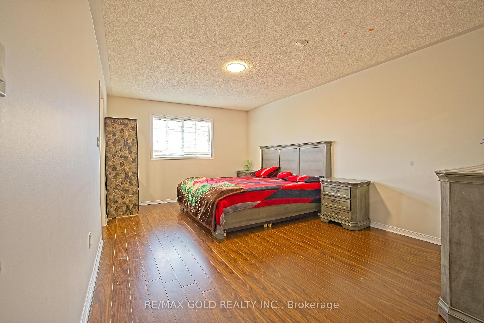 Photo 23 of 44 Baha Crescent, Brampton, Fletcher's Meadow — HOMEH