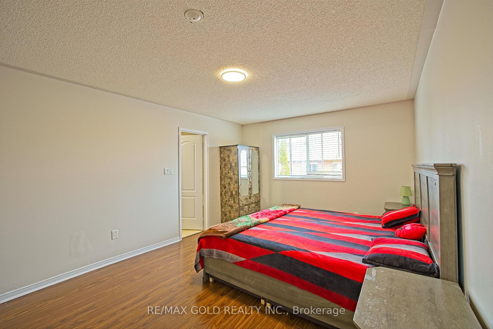 Photo 24 of 44 Baha Crescent, Brampton, Fletcher's Meadow — HOMEH