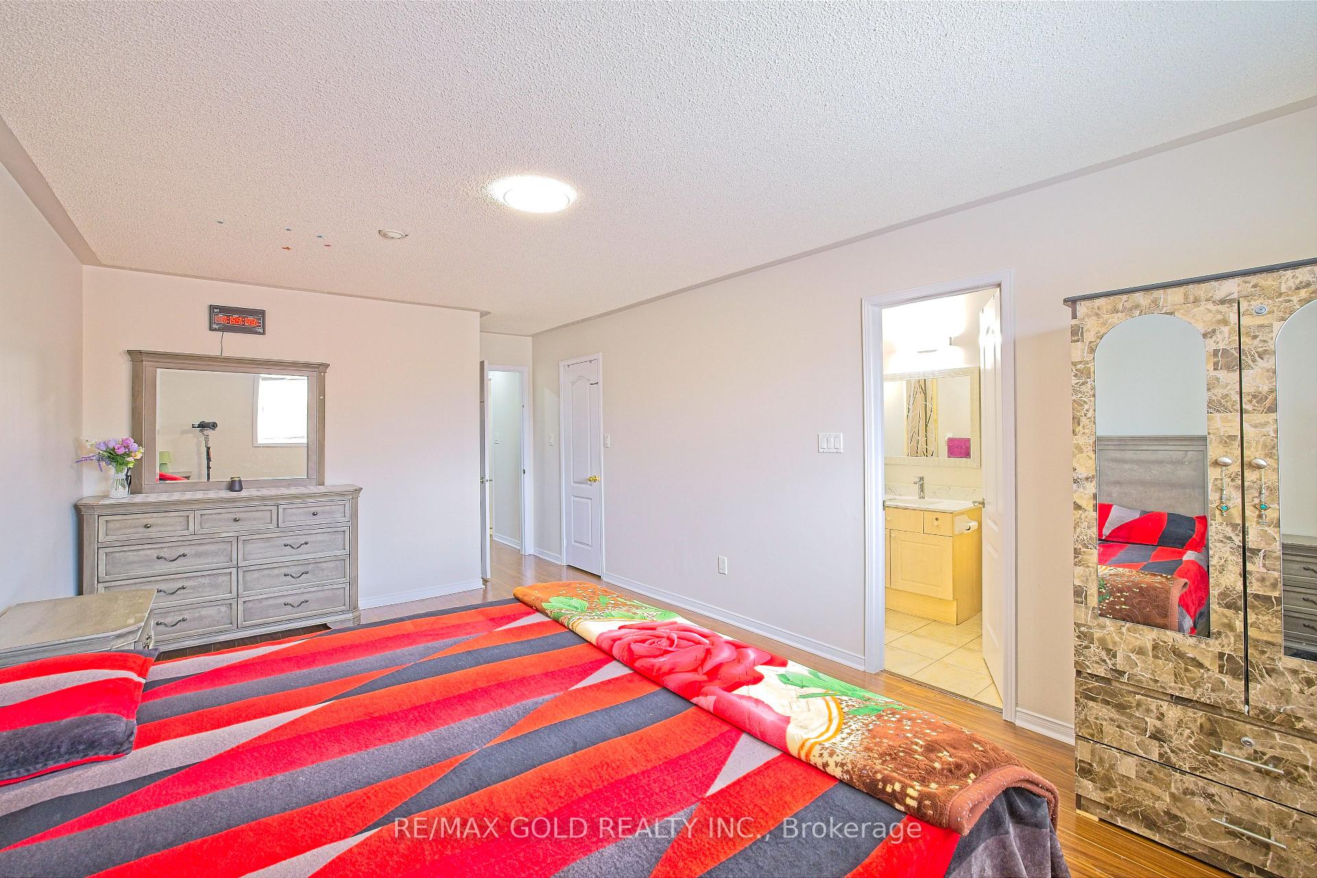 Photo 25 of 44 Baha Crescent, Brampton, Fletcher's Meadow — HOMEH