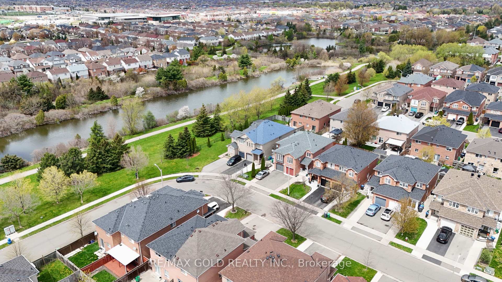 Photo 39 of 44 Baha Crescent, Brampton, Fletcher's Meadow — HOMEH