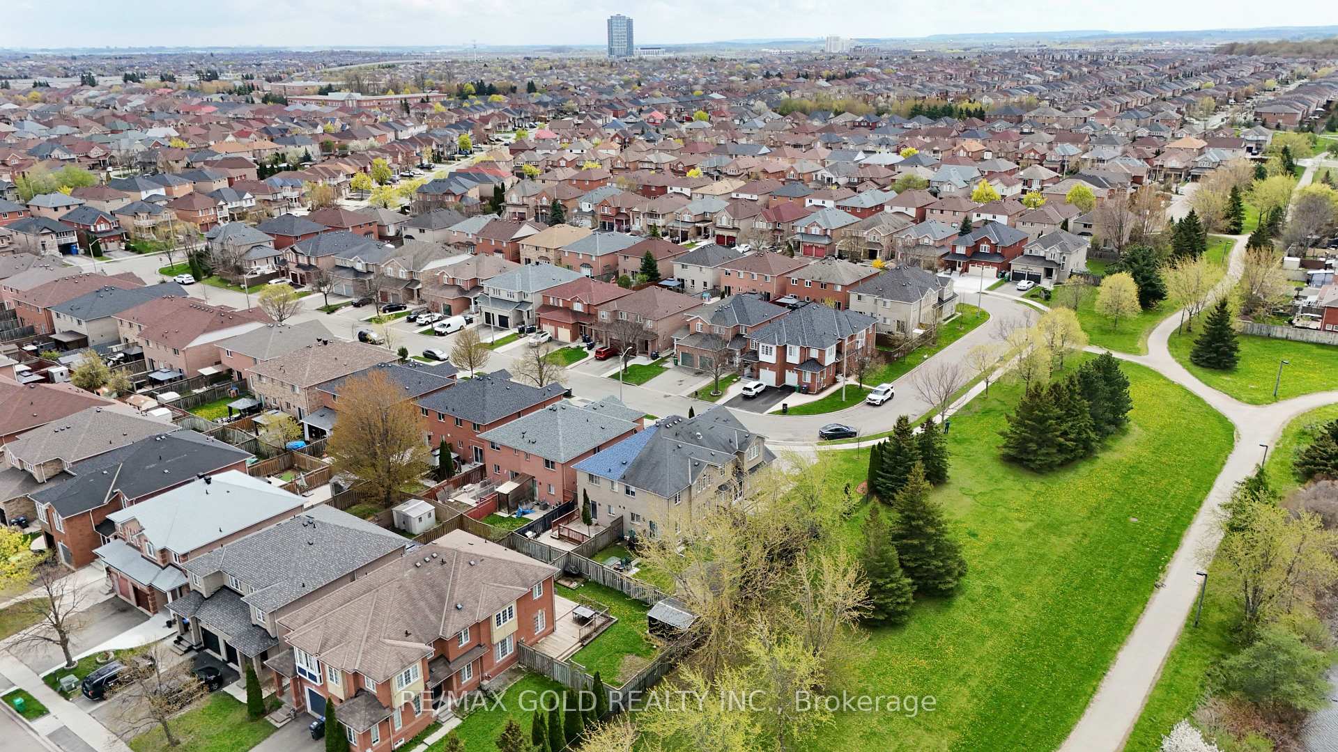 Photo 41 of 44 Baha Crescent, Brampton, Fletcher's Meadow — HOMEH