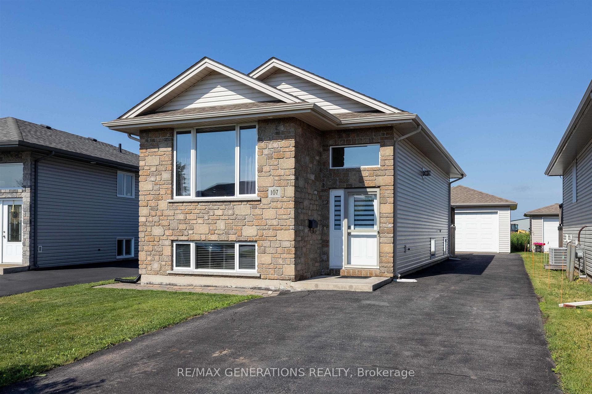 Photo 1 of 107 Reindeer Avenue, Thunder Bay, Parkdale — HOMEH