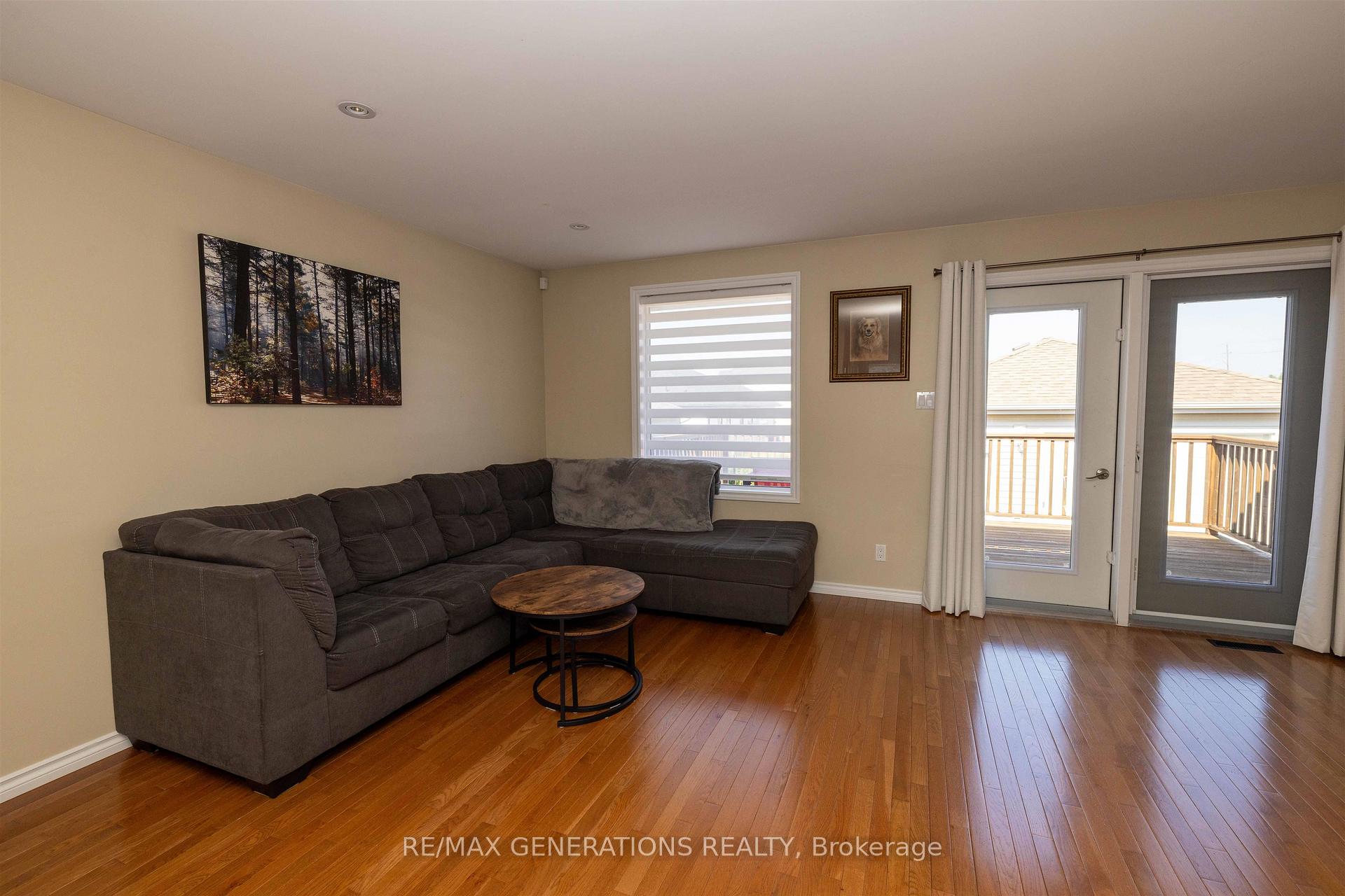 Photo 2 of 107 Reindeer Avenue, Thunder Bay, Parkdale — HOMEH