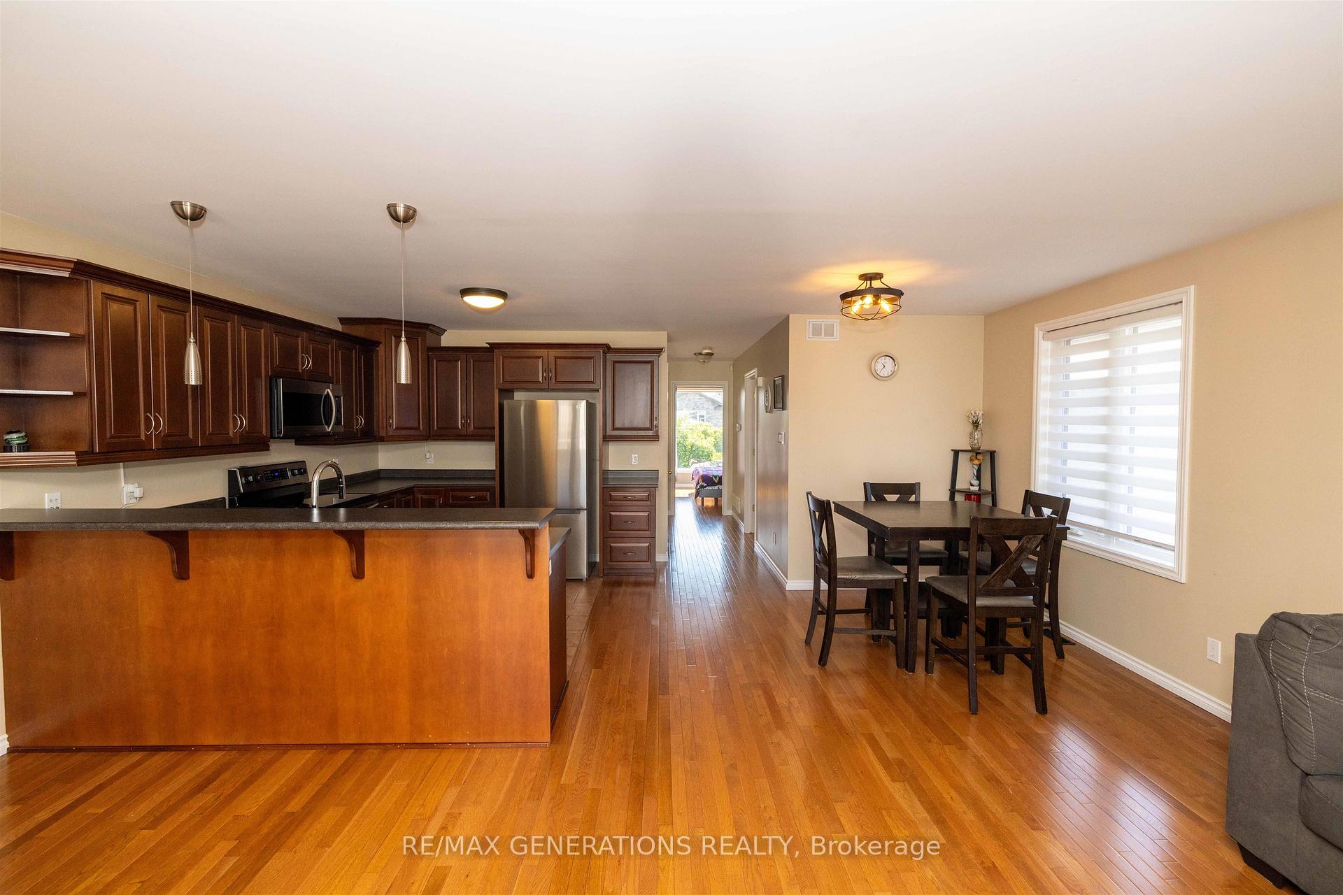 Photo 4 of 107 Reindeer Avenue, Thunder Bay, Parkdale — HOMEH
